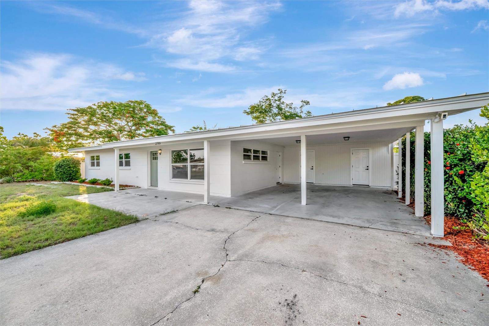 2705 Sunnyside St, Sarasota, FL 34239 — photo 3 of 28