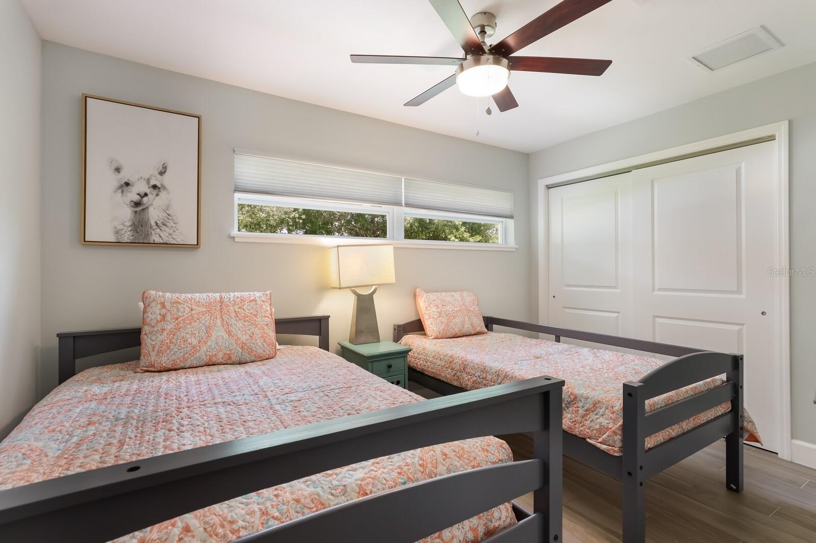5720 Isanda Pl, Sarasota, FL 34231 — photo 13 of 36