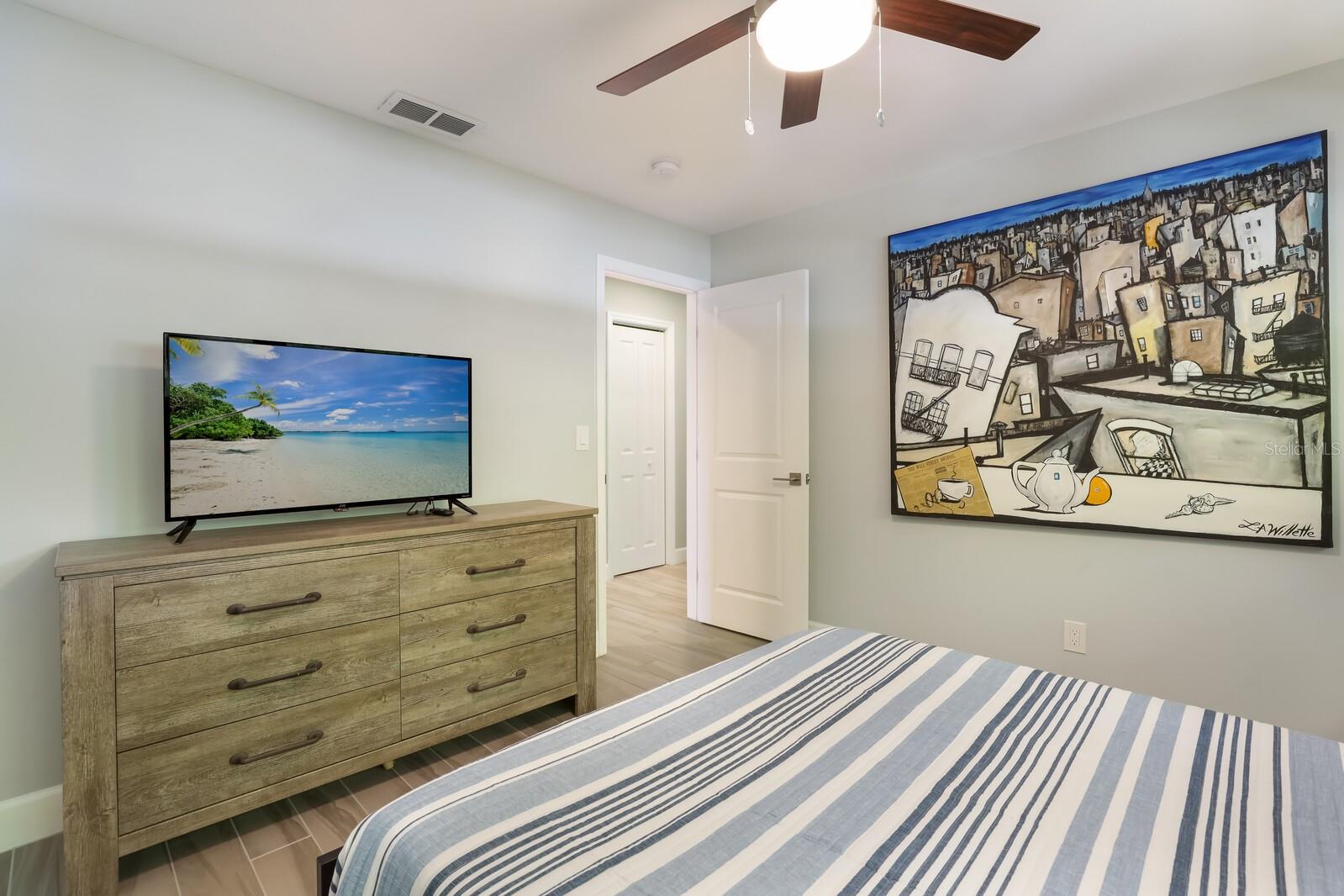 5720 Isanda Pl, Sarasota, FL 34231 — photo 18 of 36