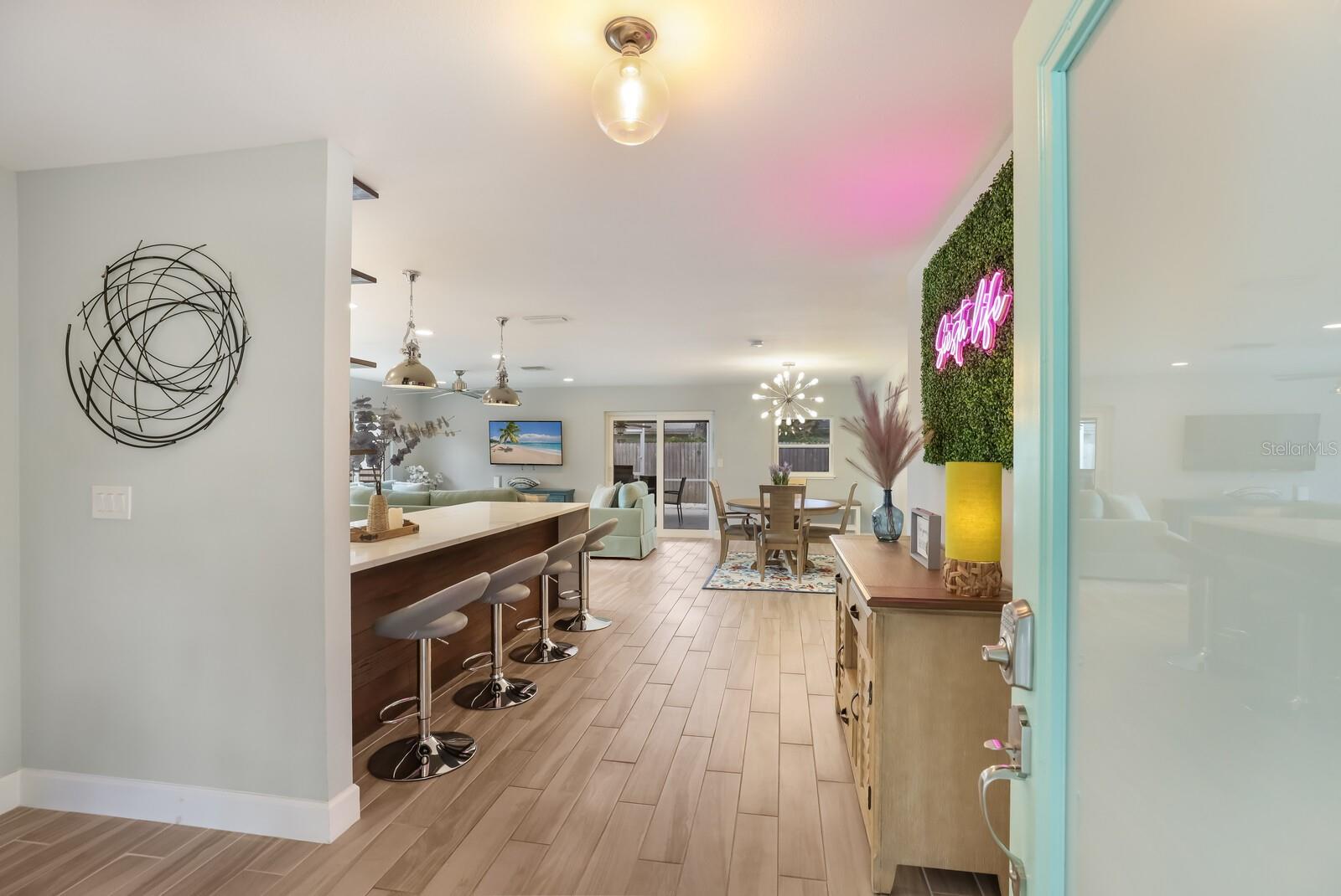 5720 Isanda Pl, Sarasota, FL 34231 — photo 3 of 36