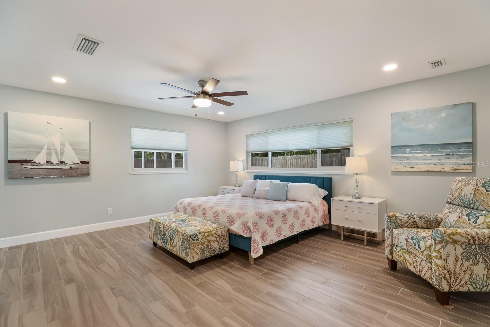 5720 Isanda Pl, Sarasota, FL 34231 — photo 21 of 36