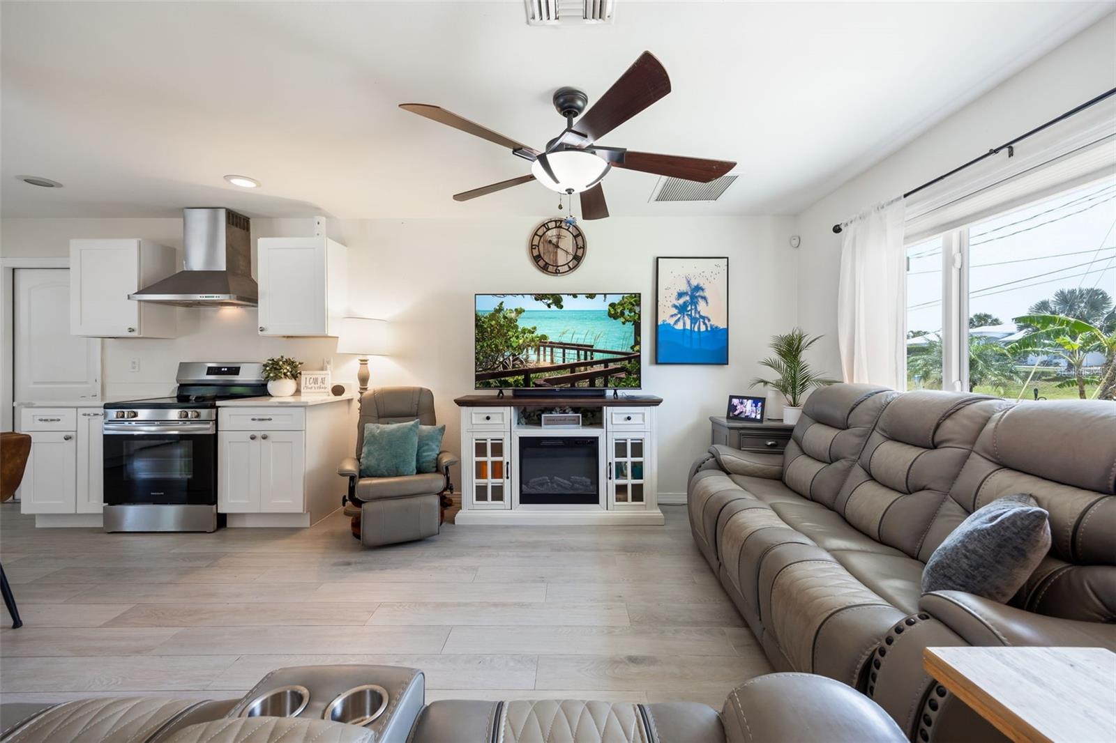 3601 Wisteria Pl, Punta Gorda, FL 33950 — photo 11 of 44
