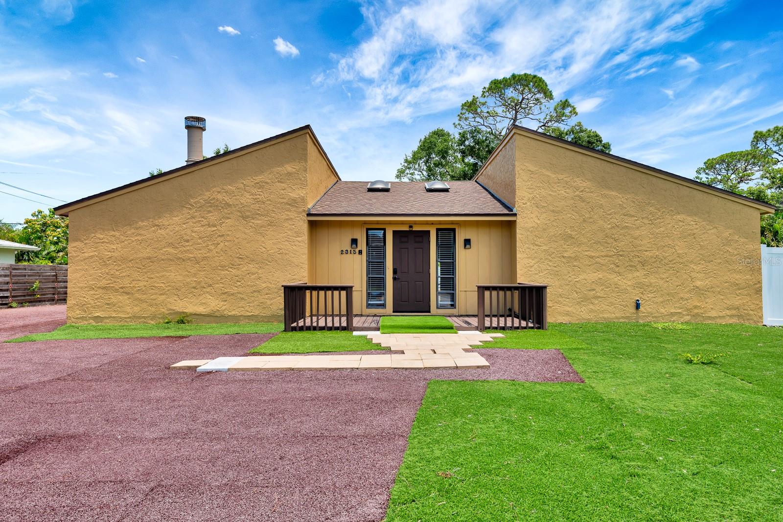 2315 Riverwood Pines Dr, Sarasota, FL 34231 — photo 1 of 53