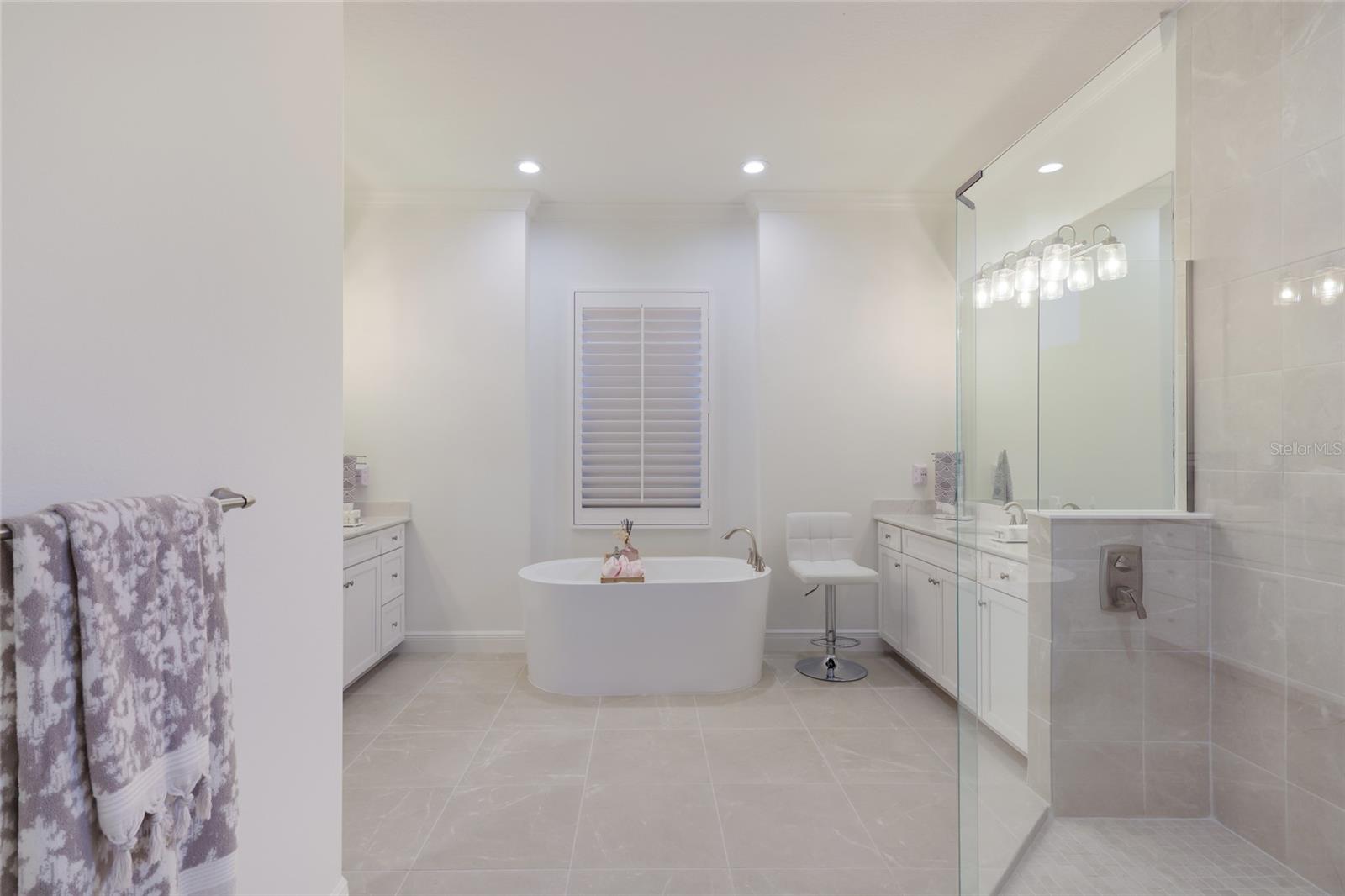 2493 Paradise Plum Dr, Sarasota, FL 34240 — photo 18 of 83