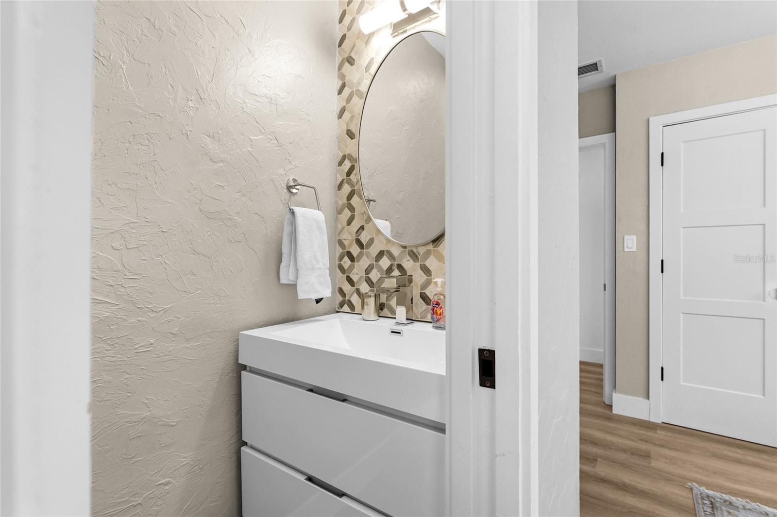 2480 Alameda Ave, Sarasota, FL 34234 — photo 37 of 68