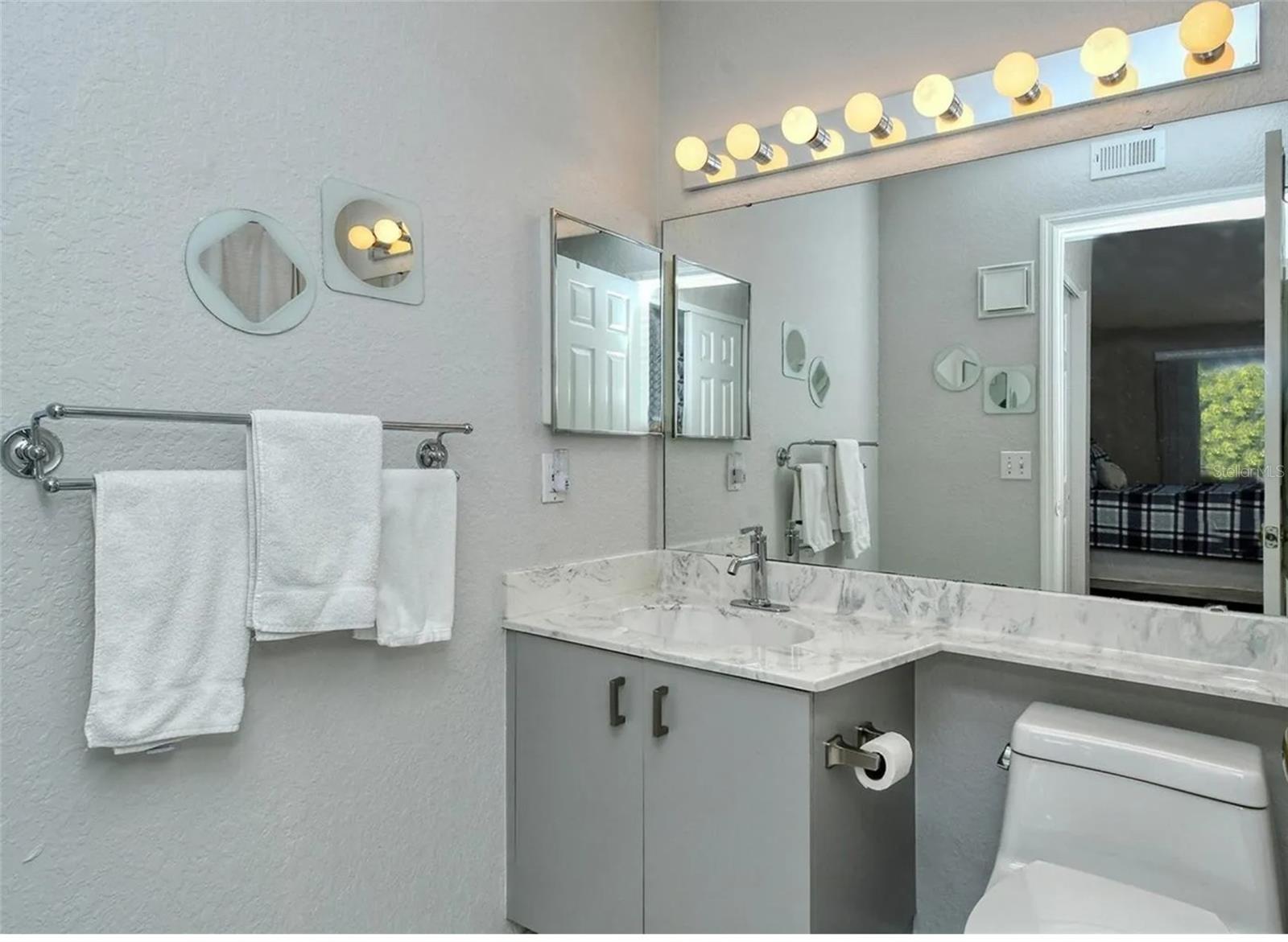 850 S Tamiami Trl #801, Sarasota, FL 34236 — photo 11 of 26