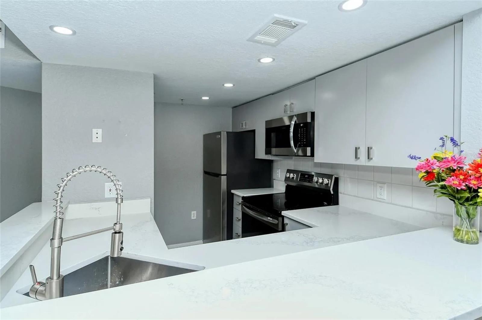 850 S Tamiami Trl #801, Sarasota, FL 34236 — photo 7 of 26