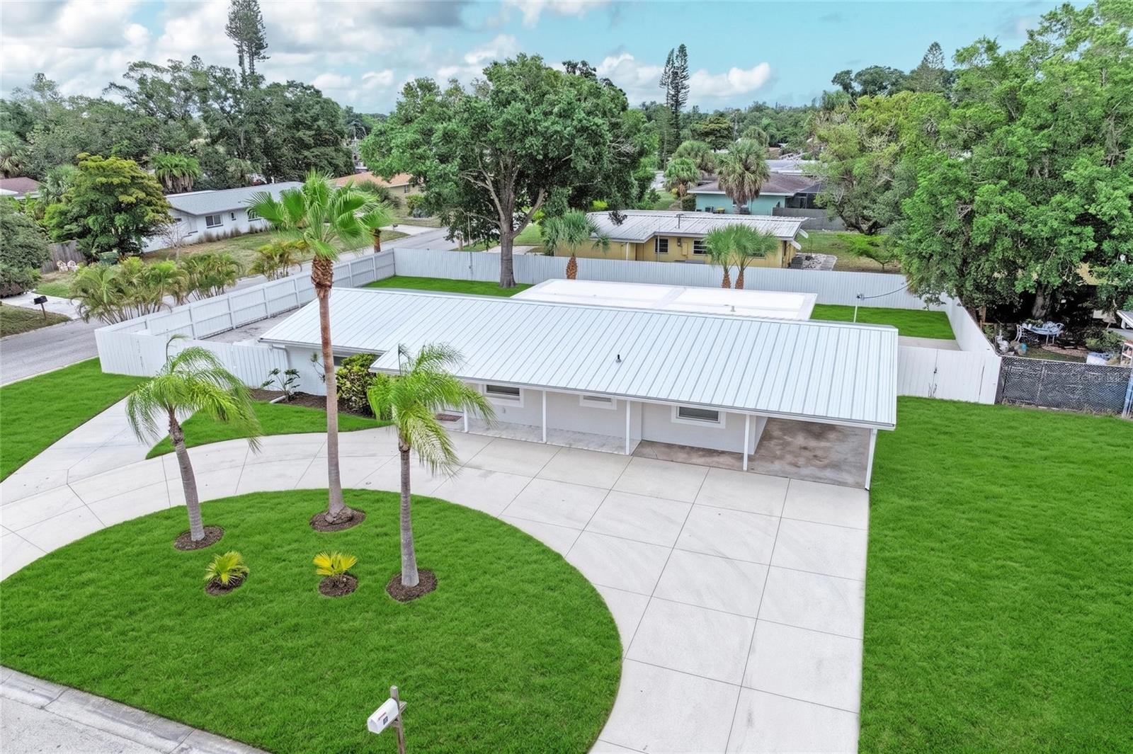 2714 Datura St, Sarasota, FL 34239 — photo 2 of 67