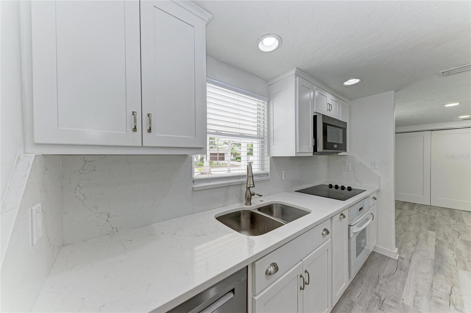 2714 Datura St, Sarasota, FL 34239 — photo 17 of 67
