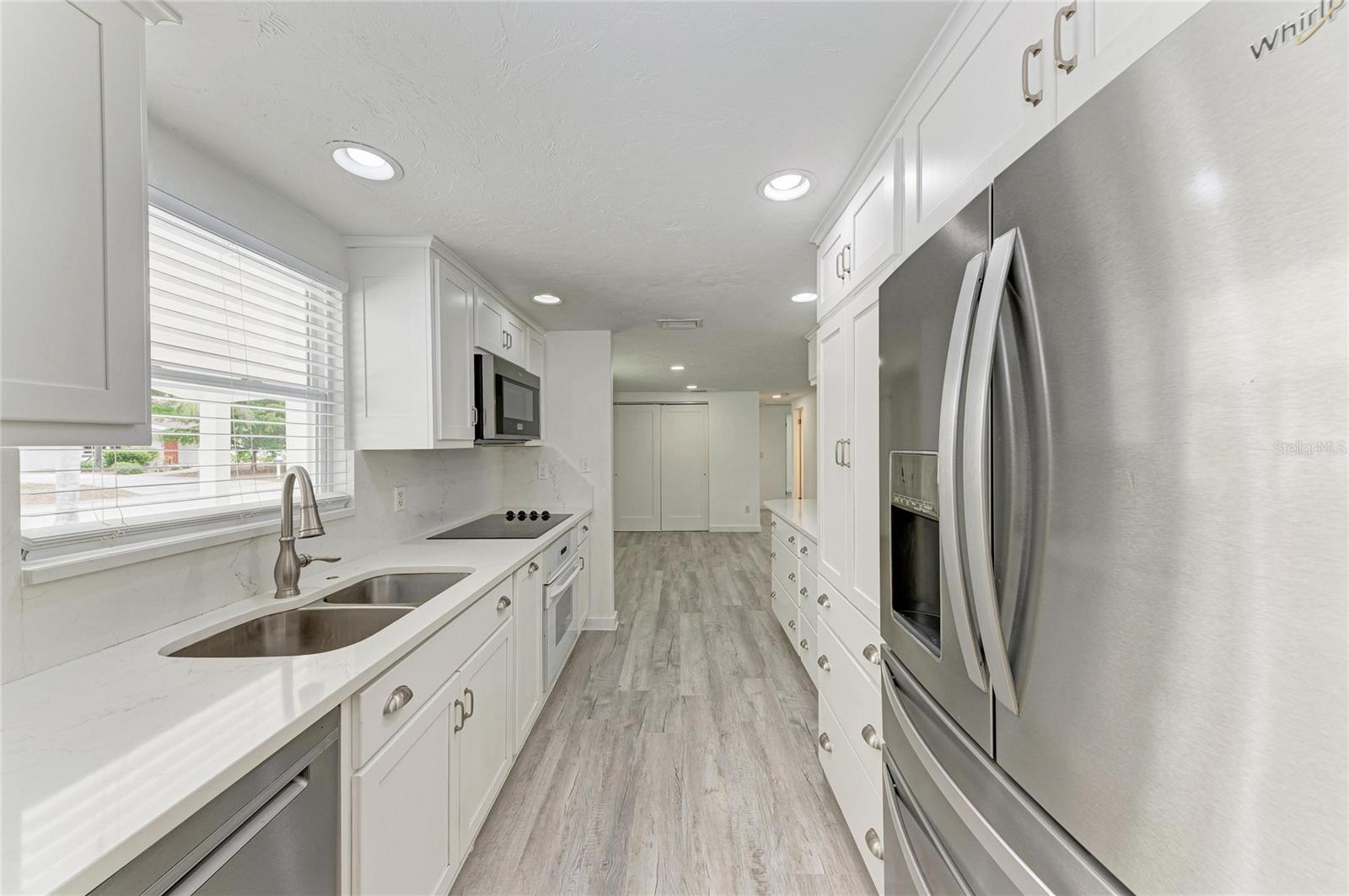 2714 Datura St, Sarasota, FL 34239 — photo 18 of 67