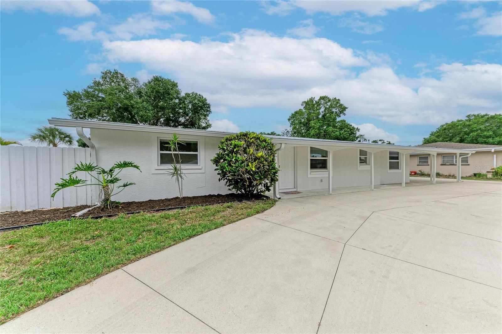 2714 Datura St, Sarasota, FL 34239 — photo 3 of 67