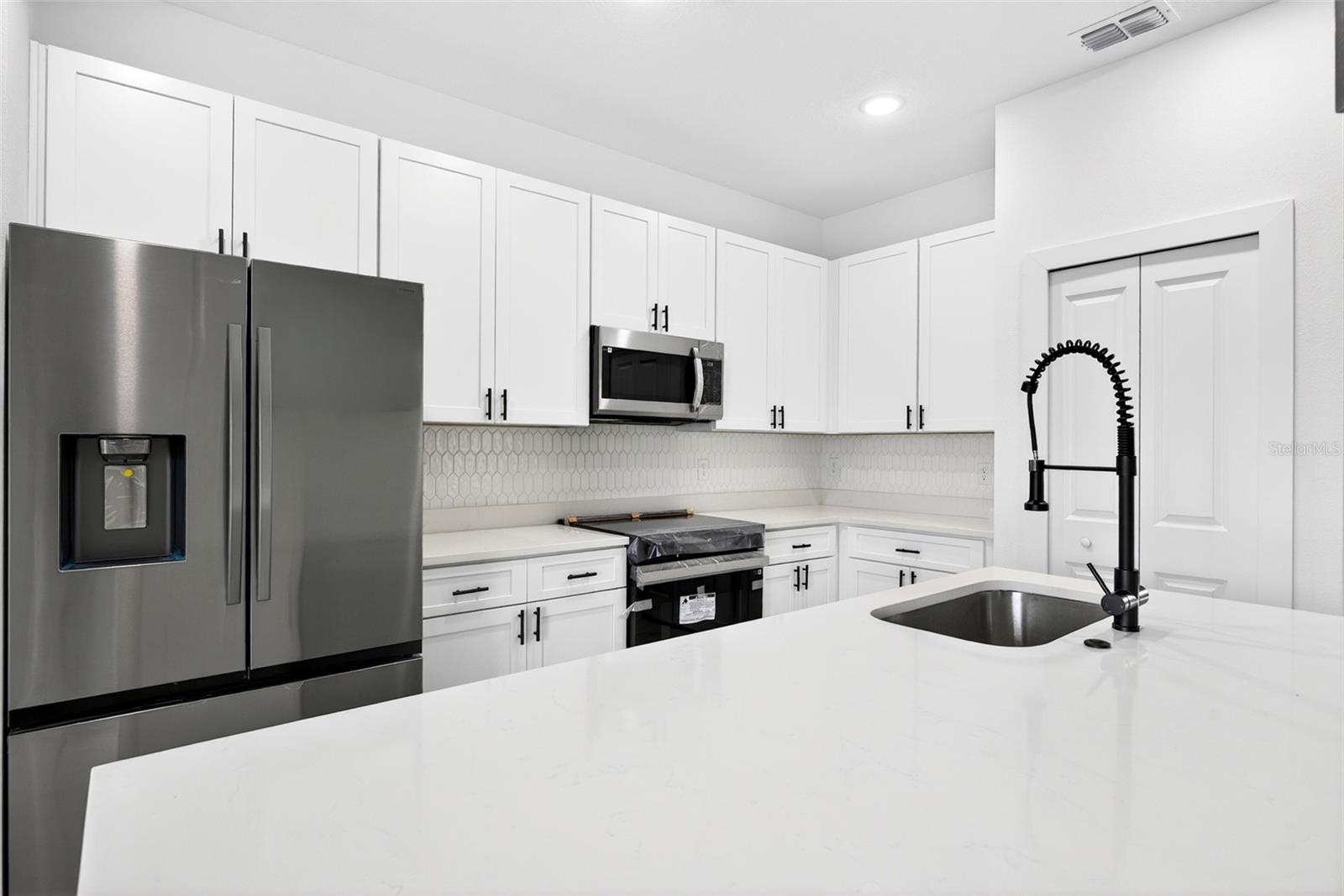 6223 Emmonsdale St, Port Charlotte, FL 33981 — photo 9 of 46