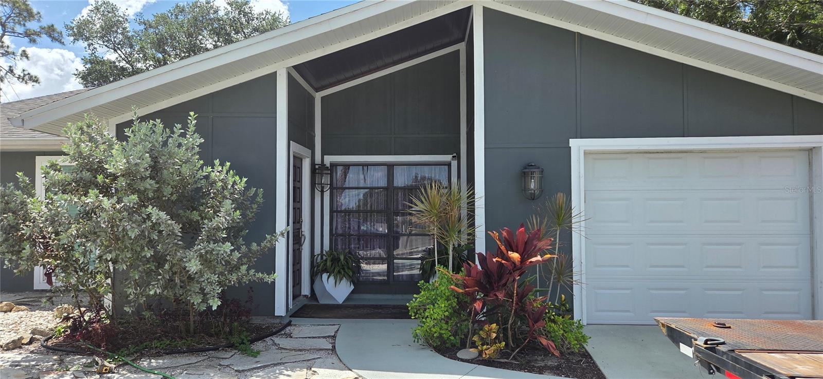 221 Dade Ave, Sarasota, FL 34232 — photo 1 of 27