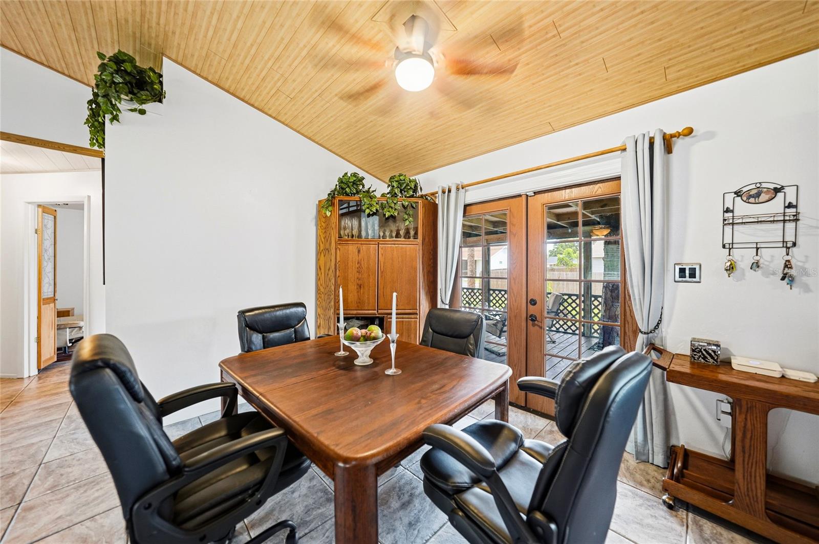 2631 Fiesta Dr, Venice, FL 34293 — photo 16 of 61