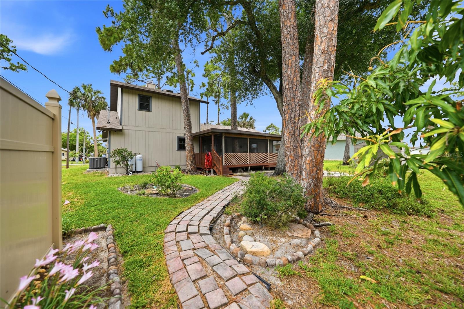 2631 Fiesta Dr, Venice, FL 34293 — photo 40 of 61