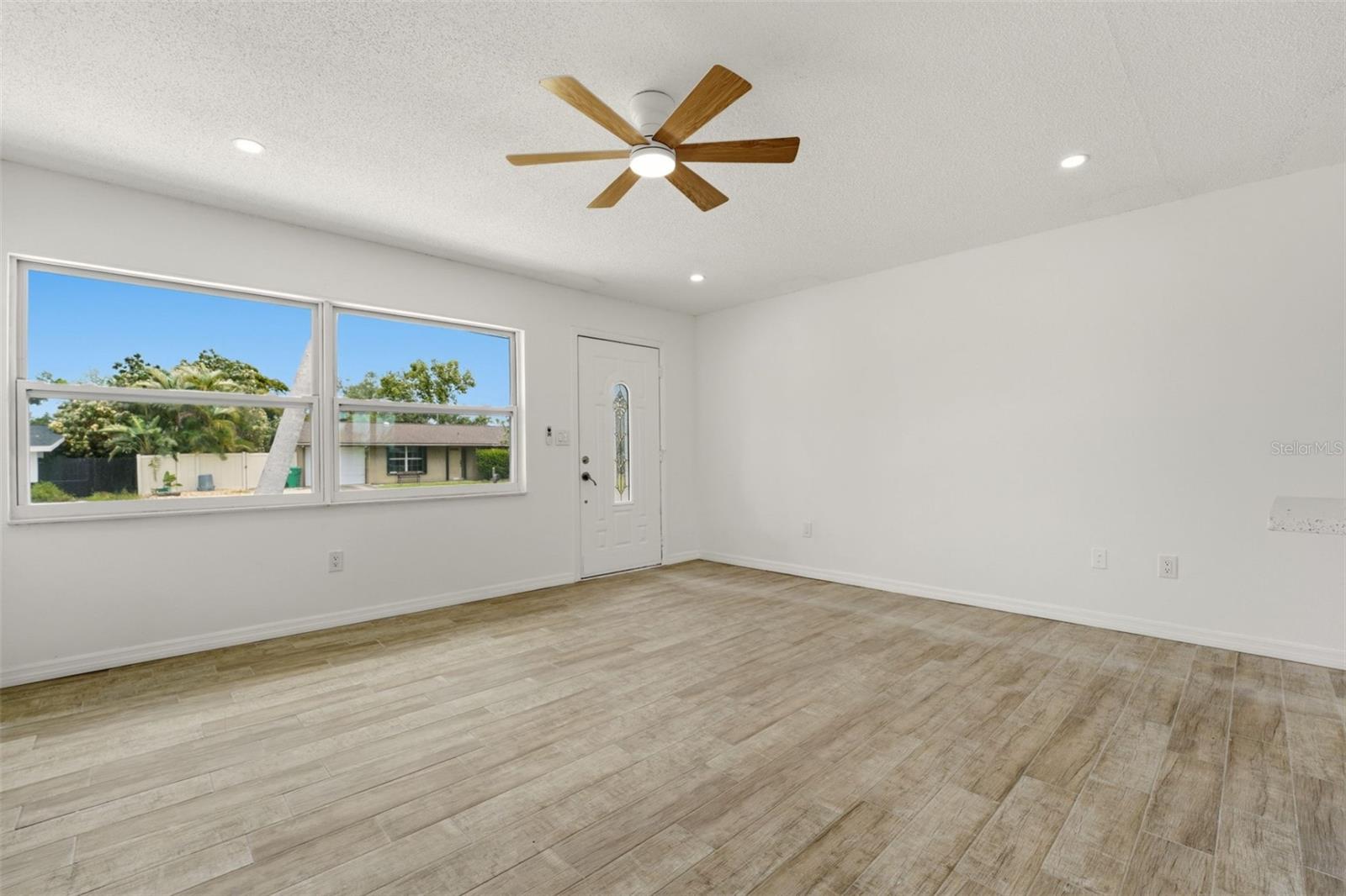 178 Dowling Ave NE, Port Charlotte, FL 33952 — photo 4 of 18