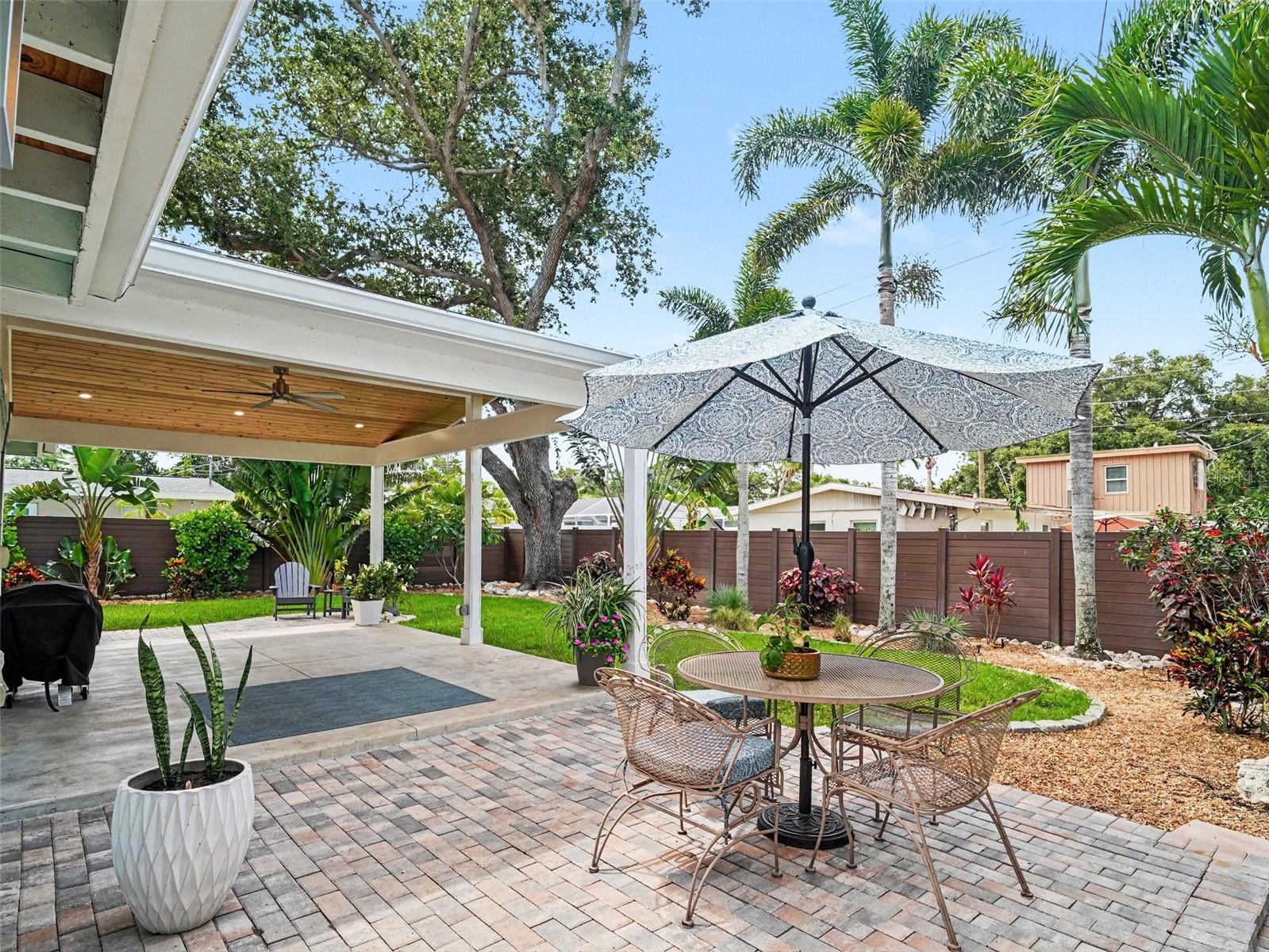2344 Temple St, Sarasota, FL 34237 — photo 3 of 19