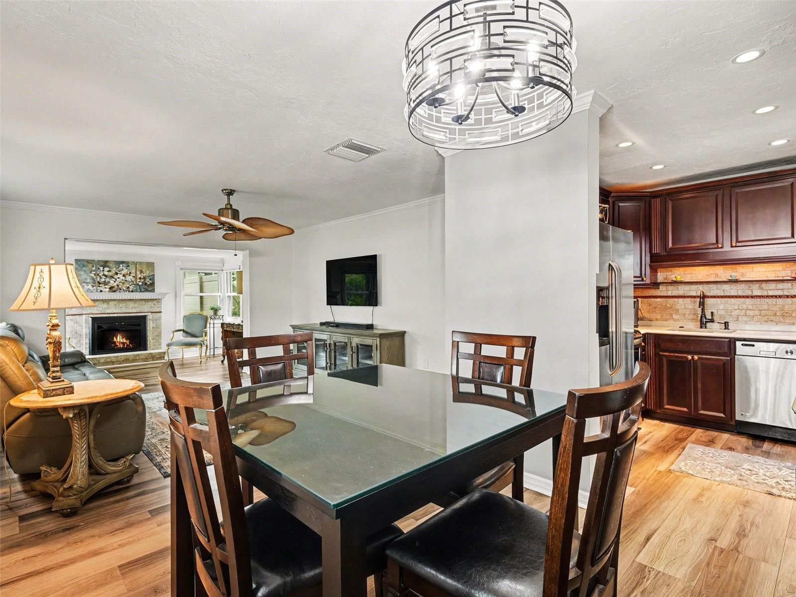 2344 Temple St, Sarasota, FL 34237 — photo 7 of 19