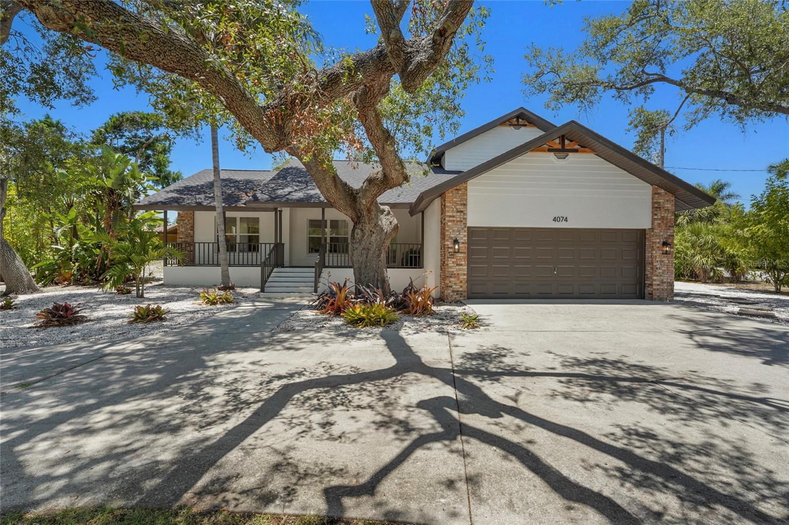 4074 Redbird Cir, Sarasota, FL 34231 — photo 15 of 80