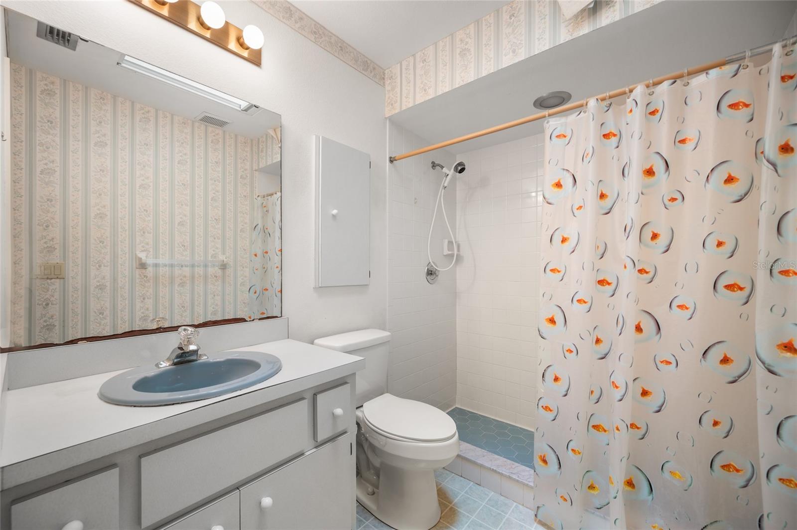 Ensuite Primary Bathroom