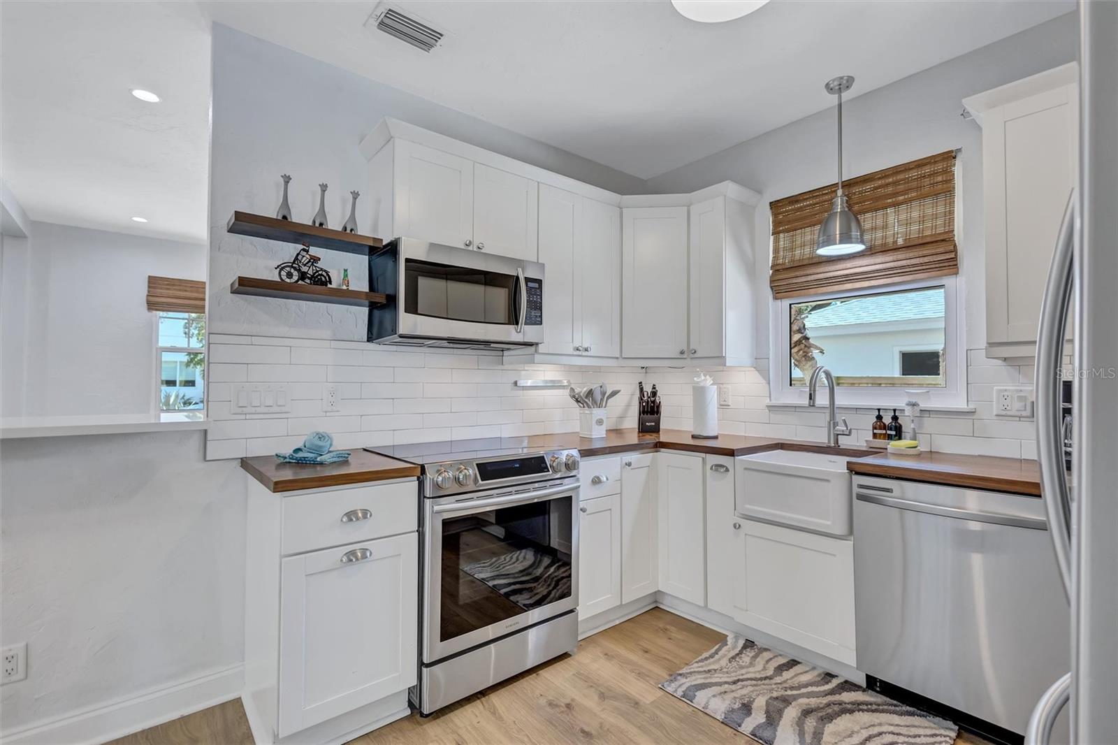 2437 Floyd St, Sarasota, FL 34239 — photo 19 of 50