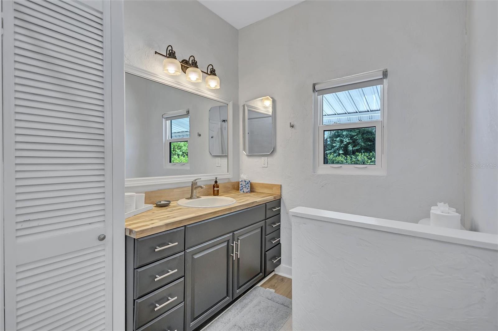2437 Floyd St, Sarasota, FL 34239 — photo 23 of 50