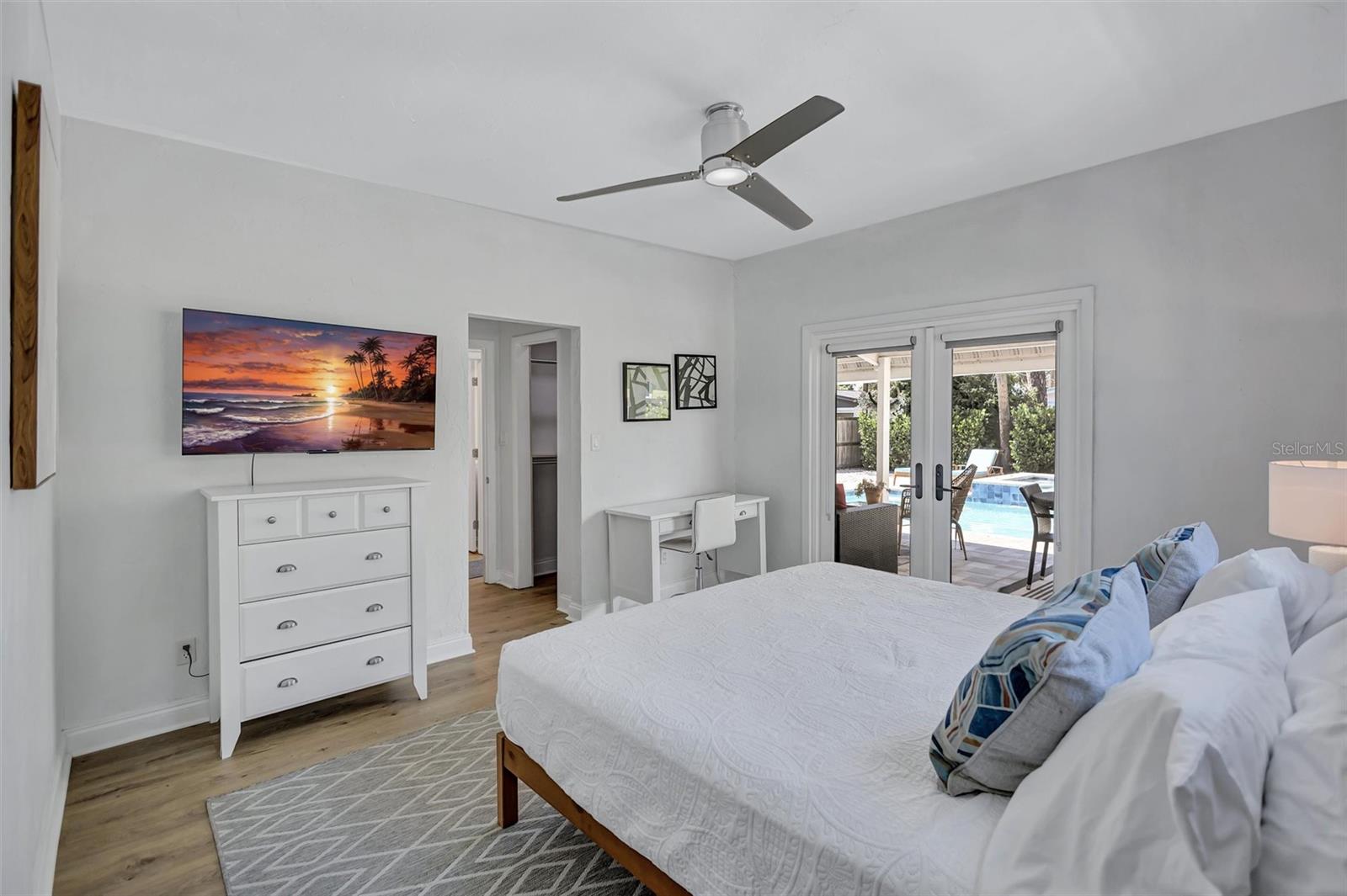 2437 Floyd St, Sarasota, FL 34239 — photo 26 of 50