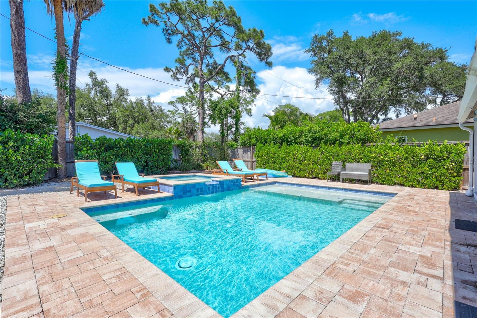 2437 Floyd St, Sarasota, FL 34239 — photo 33 of 50