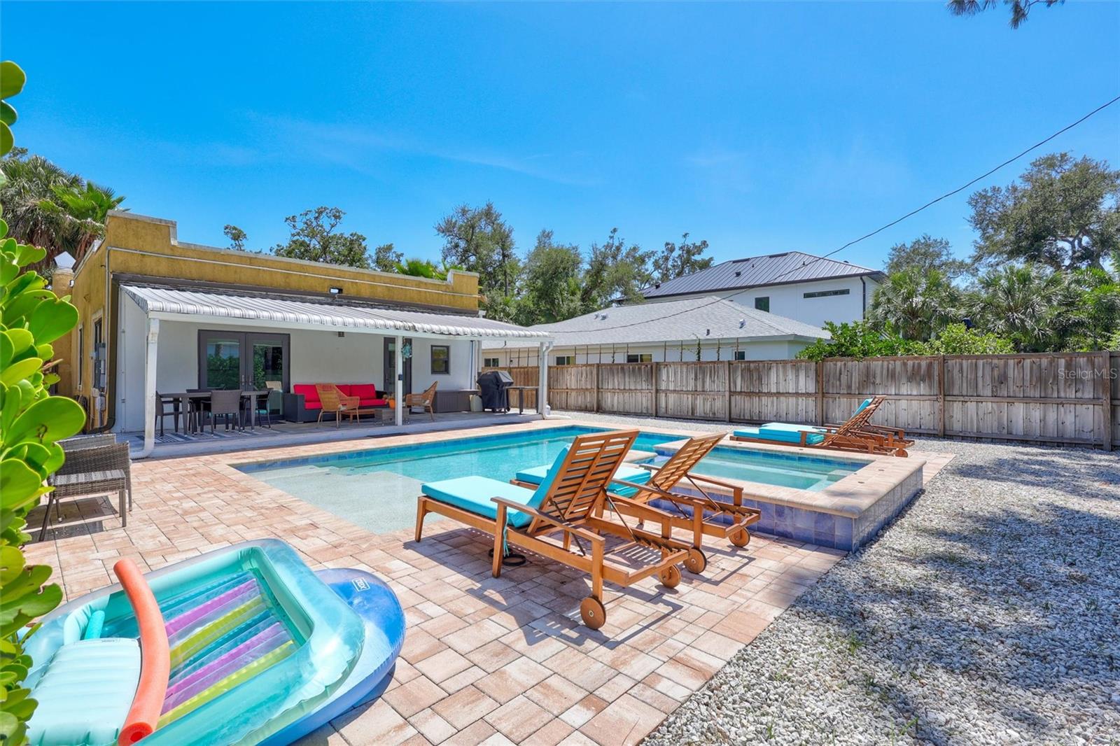 2437 Floyd St, Sarasota, FL 34239 — photo 36 of 50