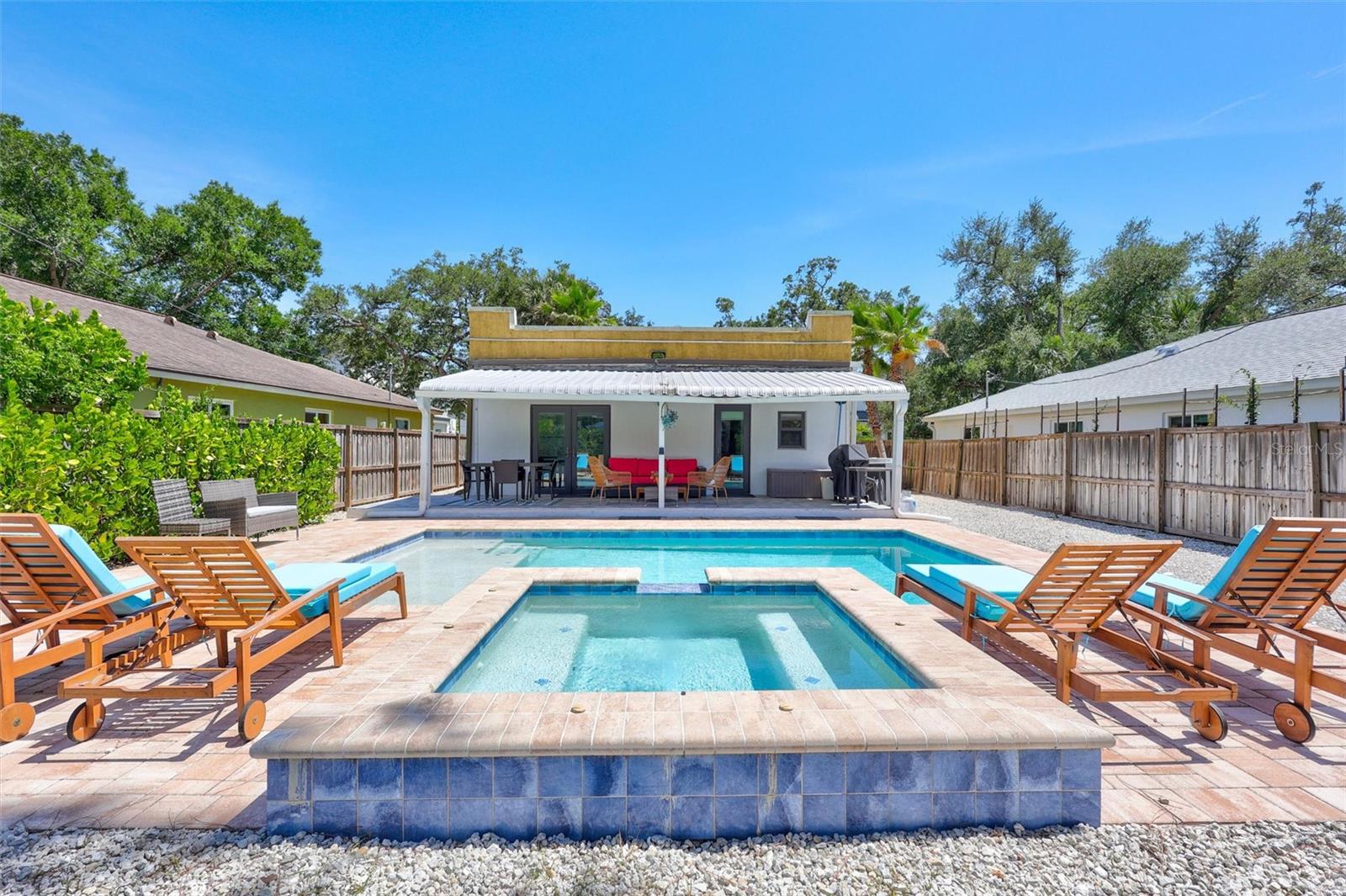 2437 Floyd St, Sarasota, FL 34239 — photo 37 of 50