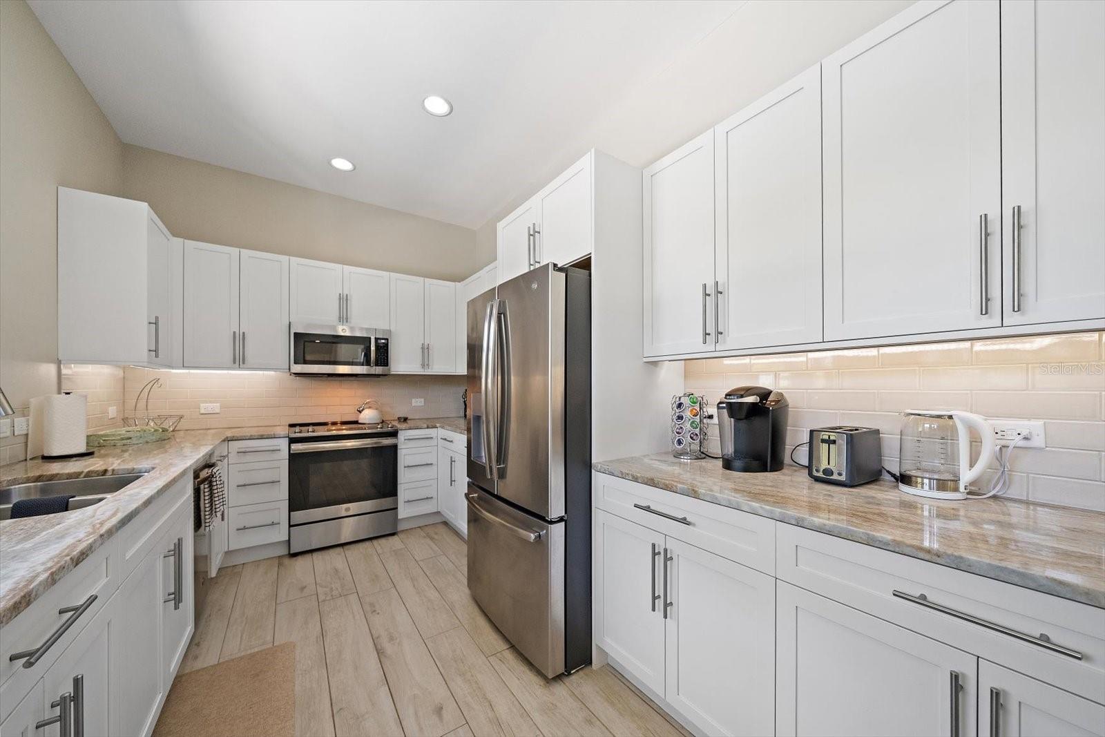 1905 Tulip Dr, Sarasota, FL 34239 — photo 18 of 46