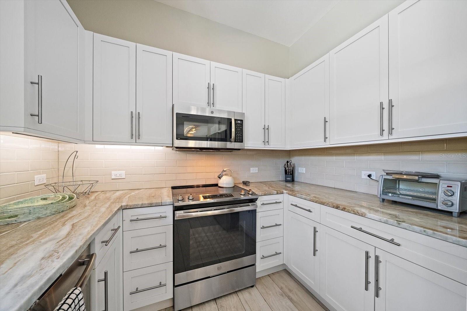 1905 Tulip Dr, Sarasota, FL 34239 — photo 19 of 46