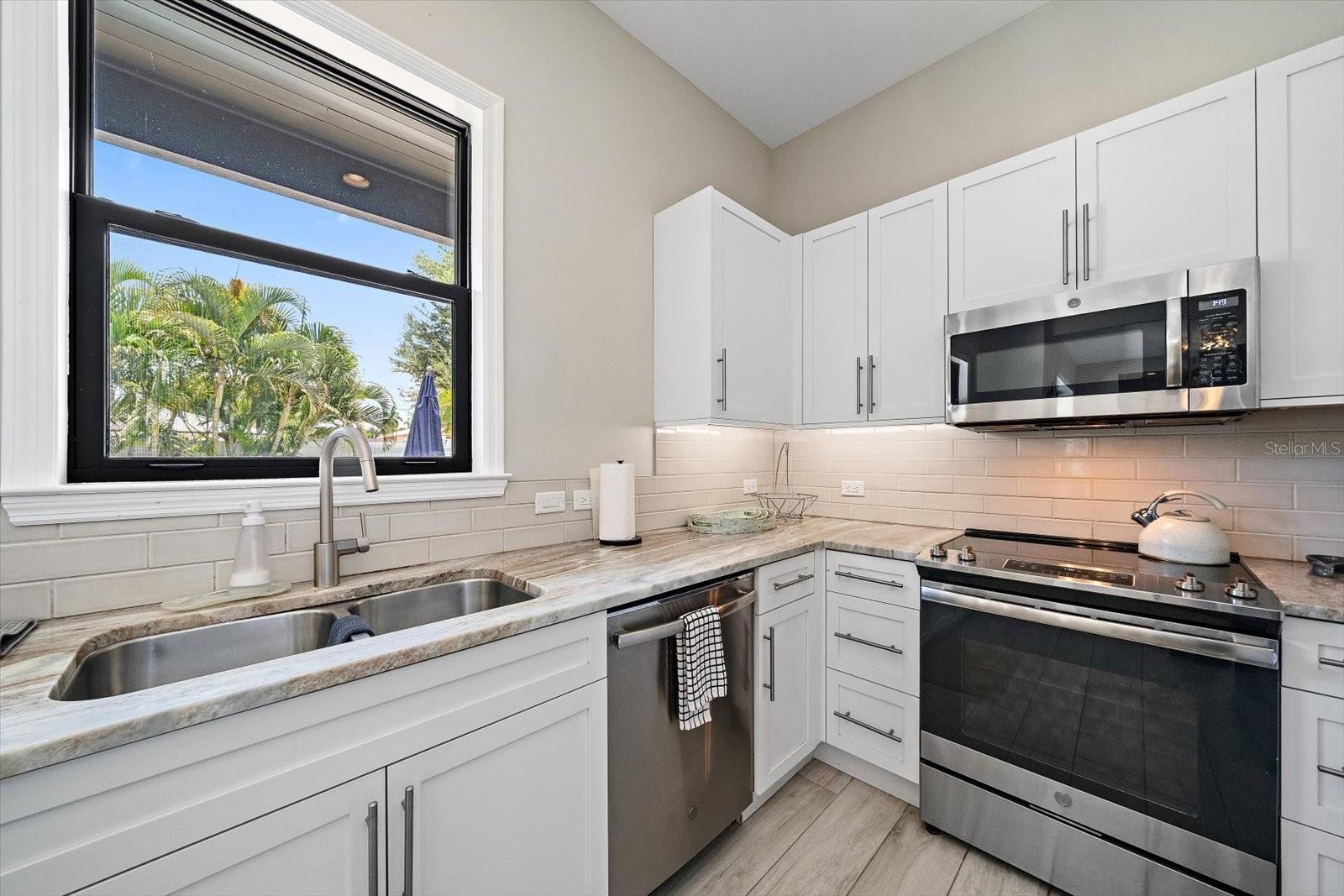 1905 Tulip Dr, Sarasota, FL 34239 — photo 20 of 46