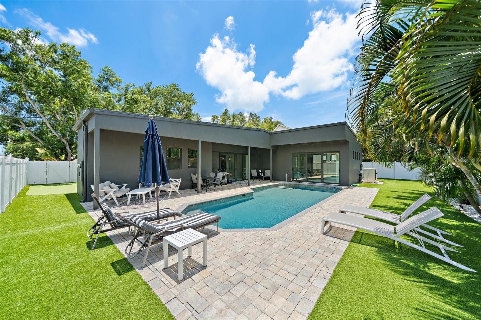 1905 Tulip Dr, Sarasota, FL 34239 — photo 3 of 46