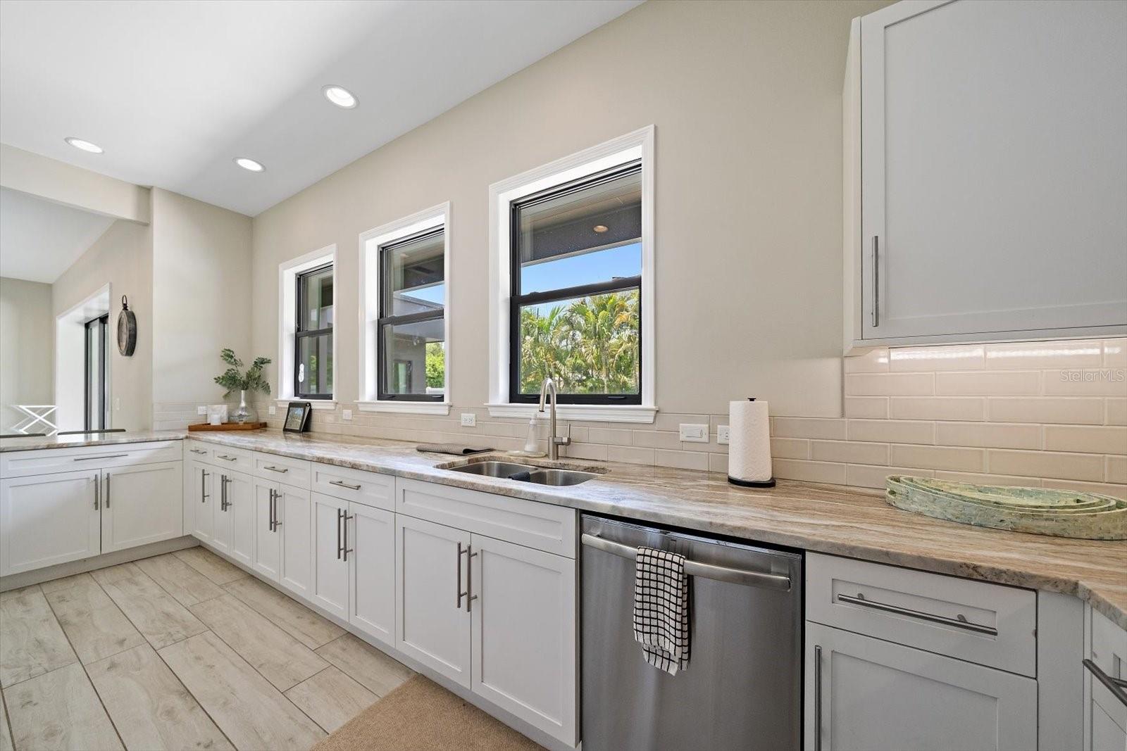 1905 Tulip Dr, Sarasota, FL 34239 — photo 21 of 46