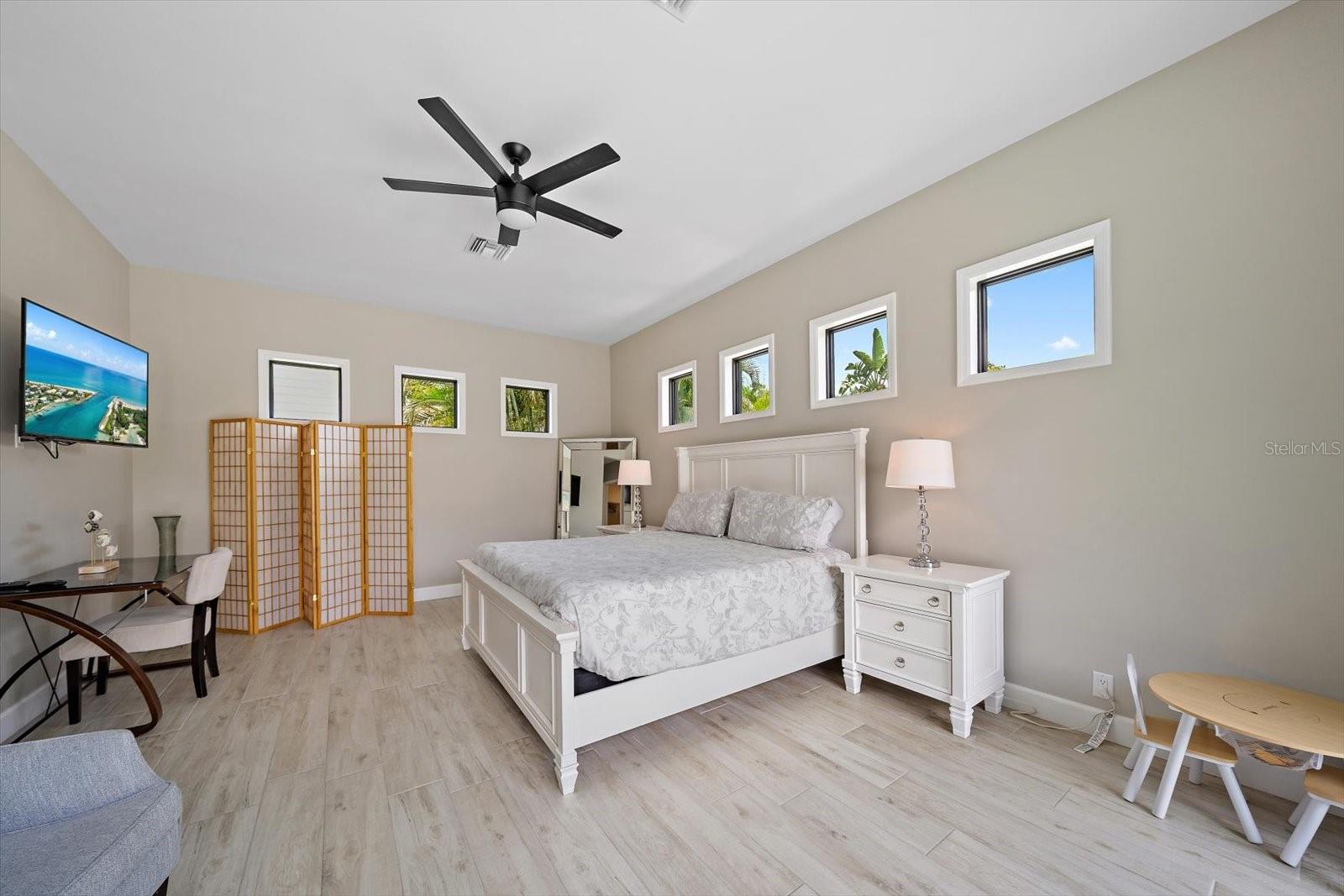 1905 Tulip Dr, Sarasota, FL 34239 — photo 27 of 46