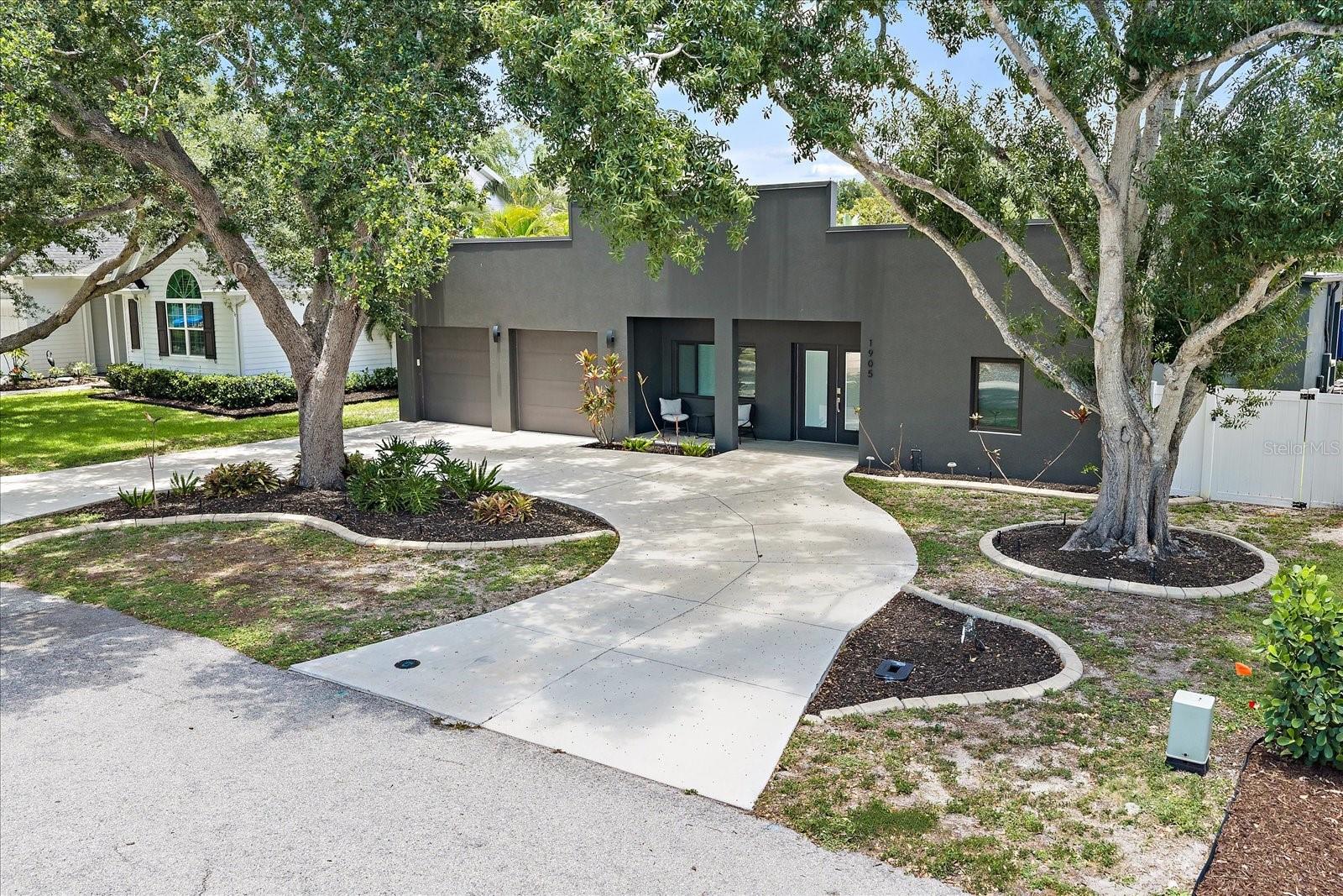 1905 Tulip Dr, Sarasota, FL 34239 — photo 4 of 46