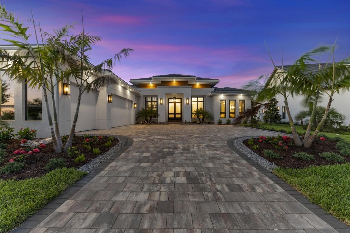 11710 Blissby St, Venice, FL 34293 — photo 1 of 85