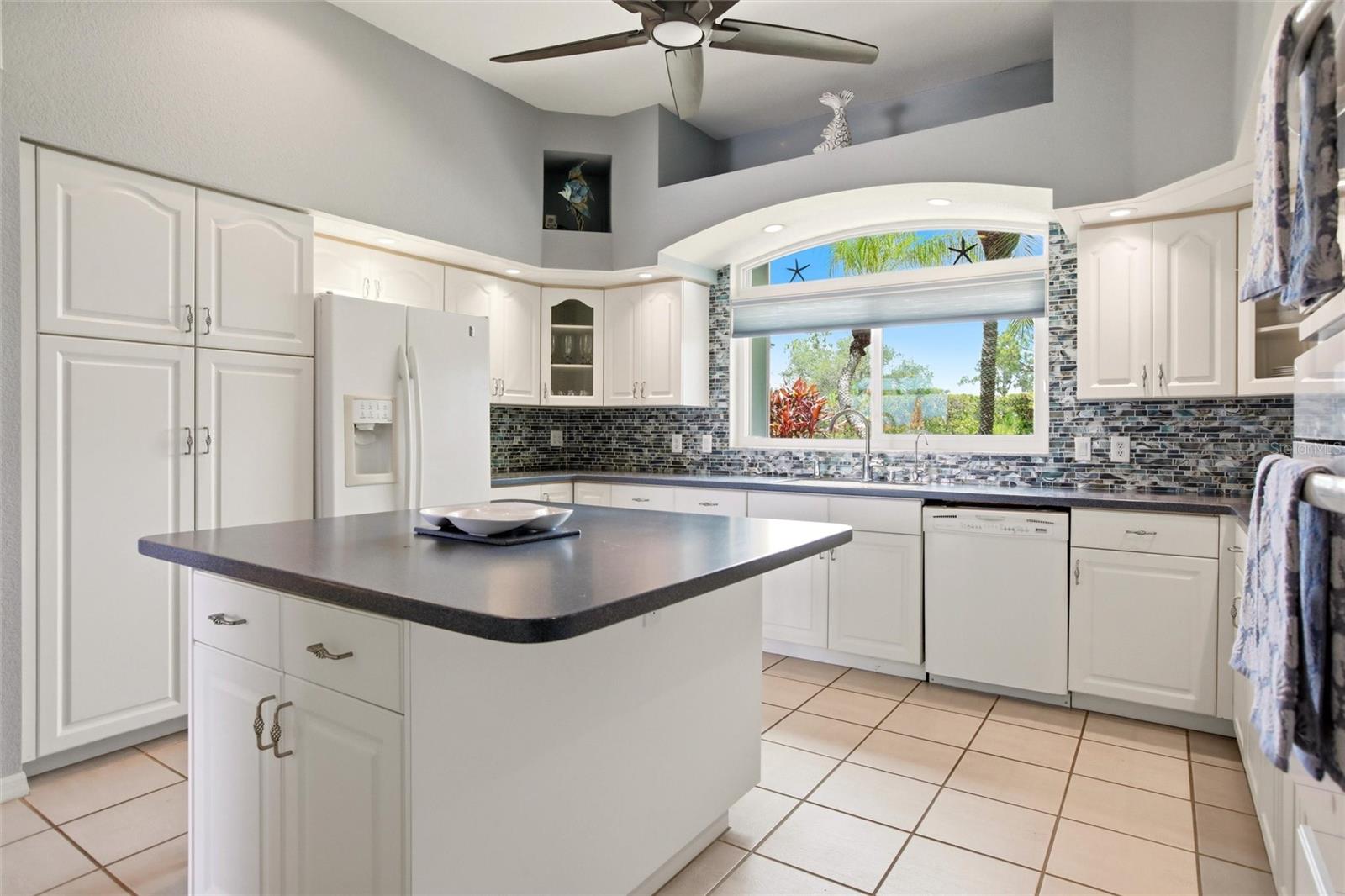 7100 San Casa Dr, Englewood, FL 34224 — photo 12 of 61