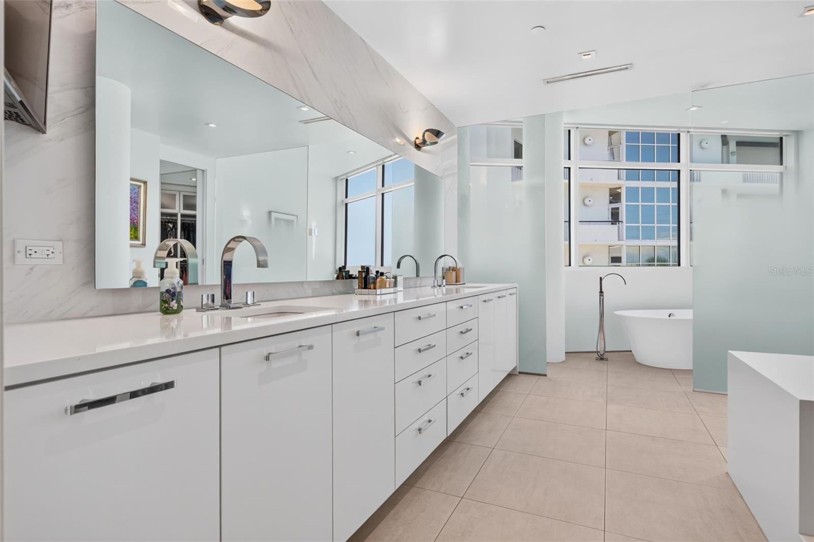 280 Golden Gate Pt #300, Sarasota, FL 34236 — photo 49 of 99