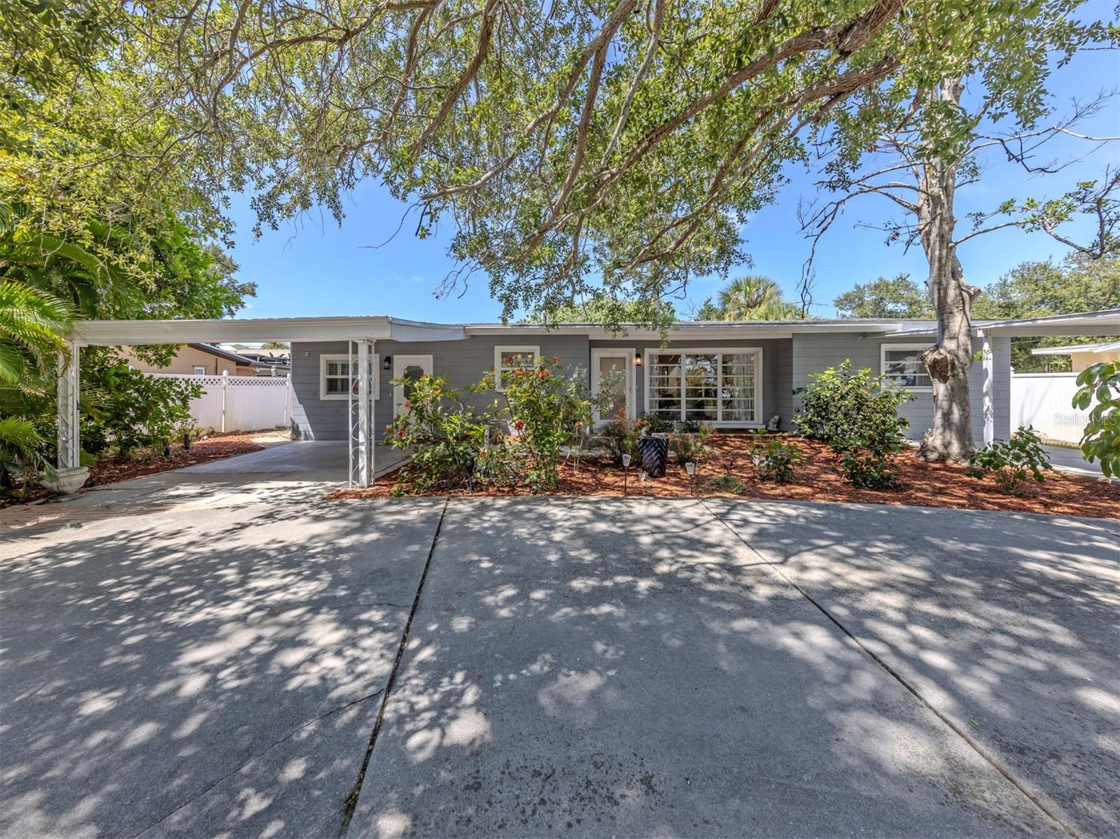 814 Guild Dr, Venice, FL 34285 — photo 2 of 59
