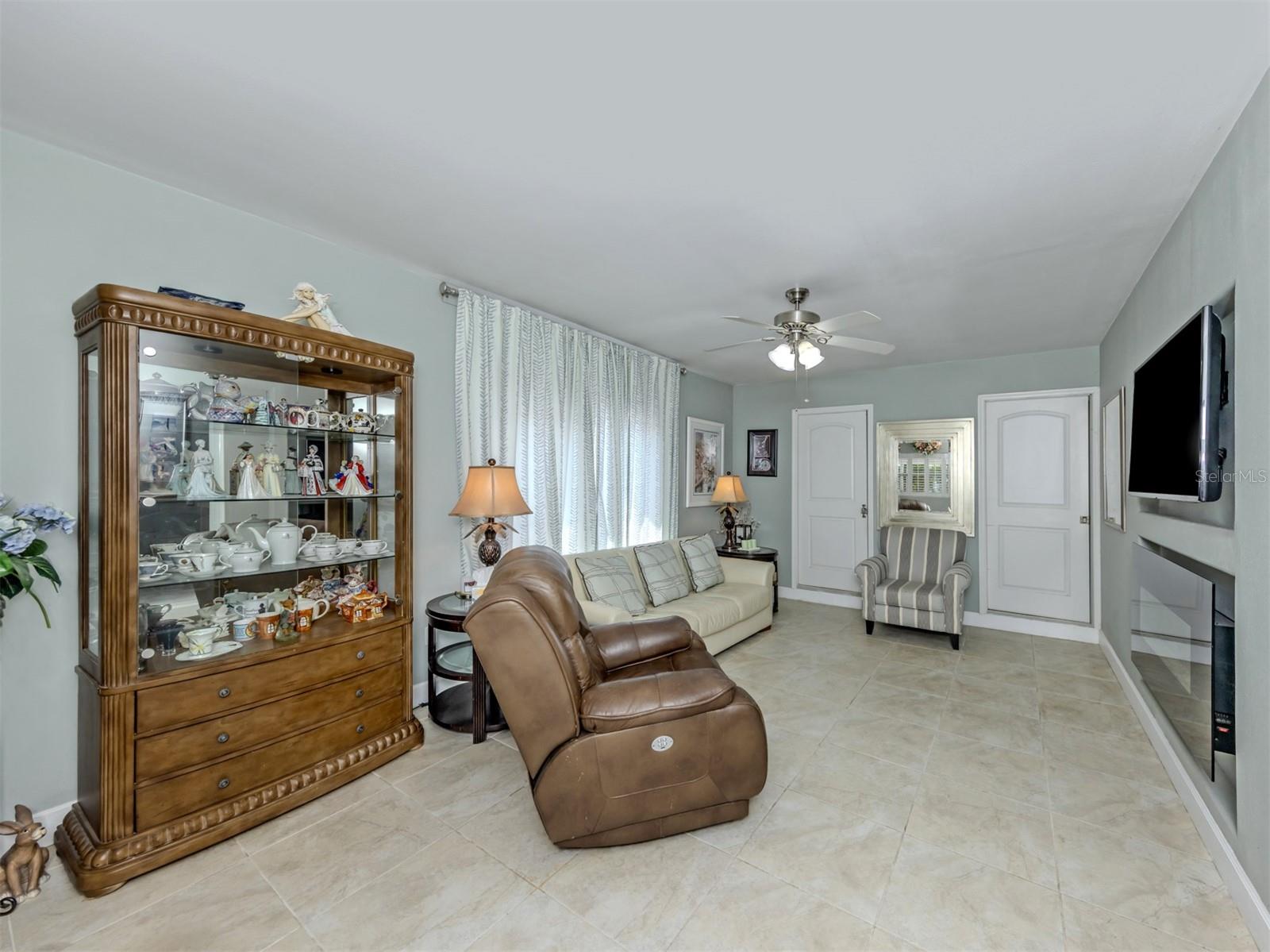 814 Guild Dr, Venice, FL 34285 — photo 8 of 59