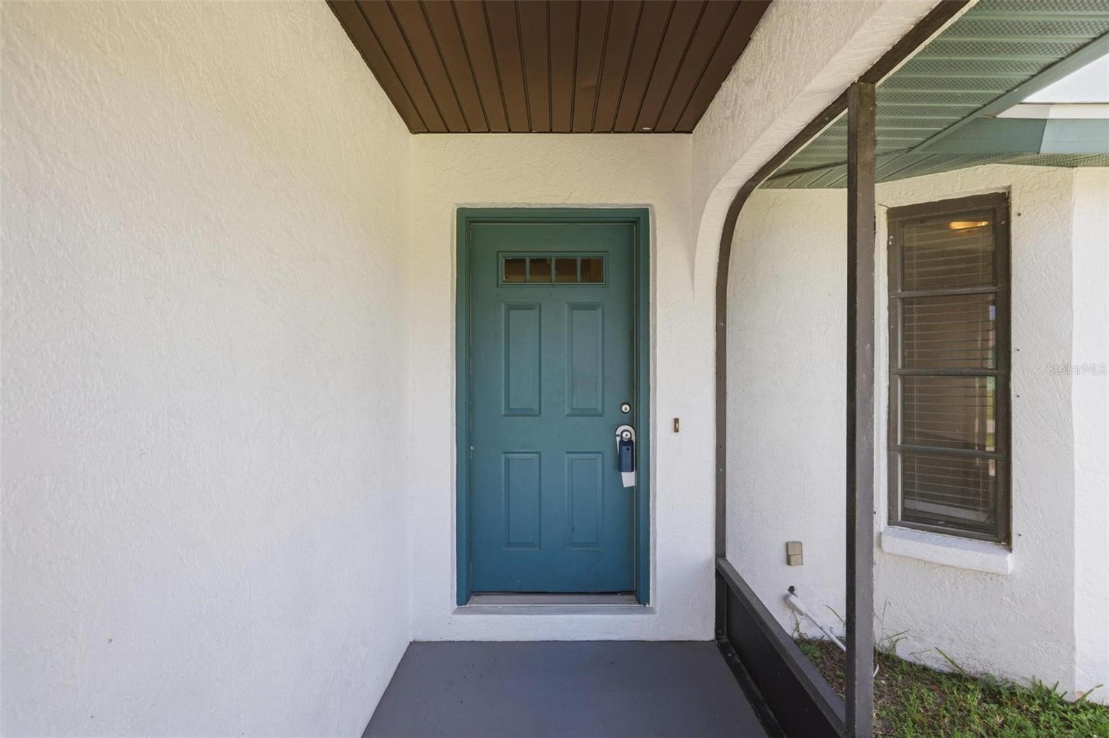 Screened/Covered Front Porch...