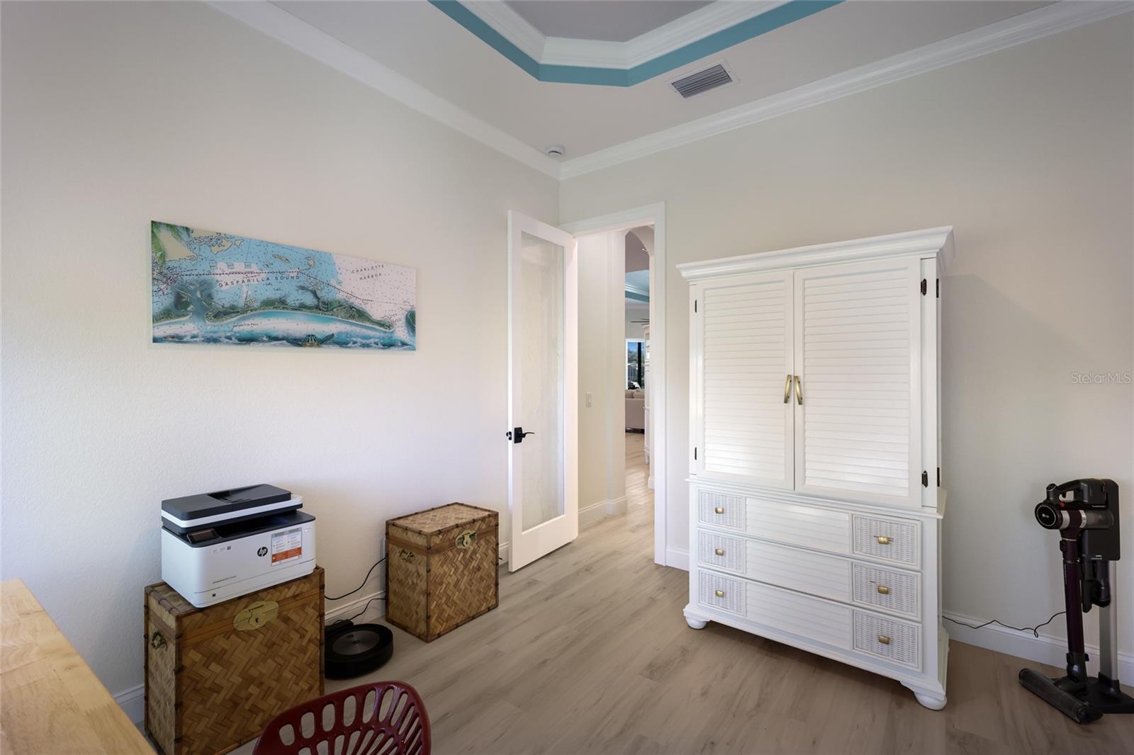 Bonus room as office