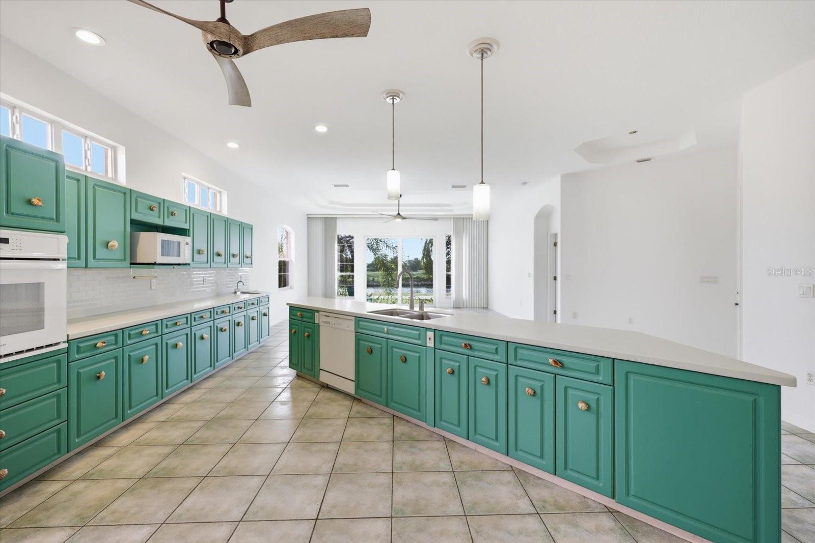 210 Rio Terra, Venice, FL 34285 — photo 11 of 78