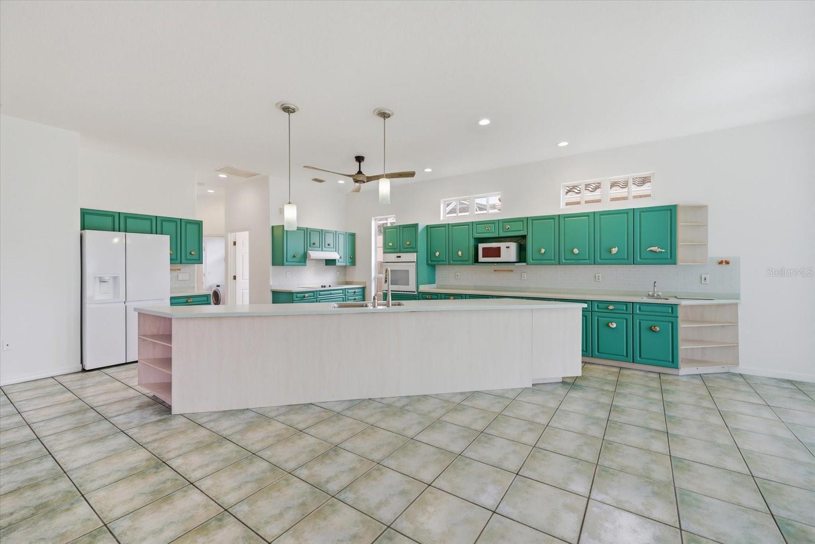 210 Rio Terra, Venice, FL 34285 — photo 13 of 78