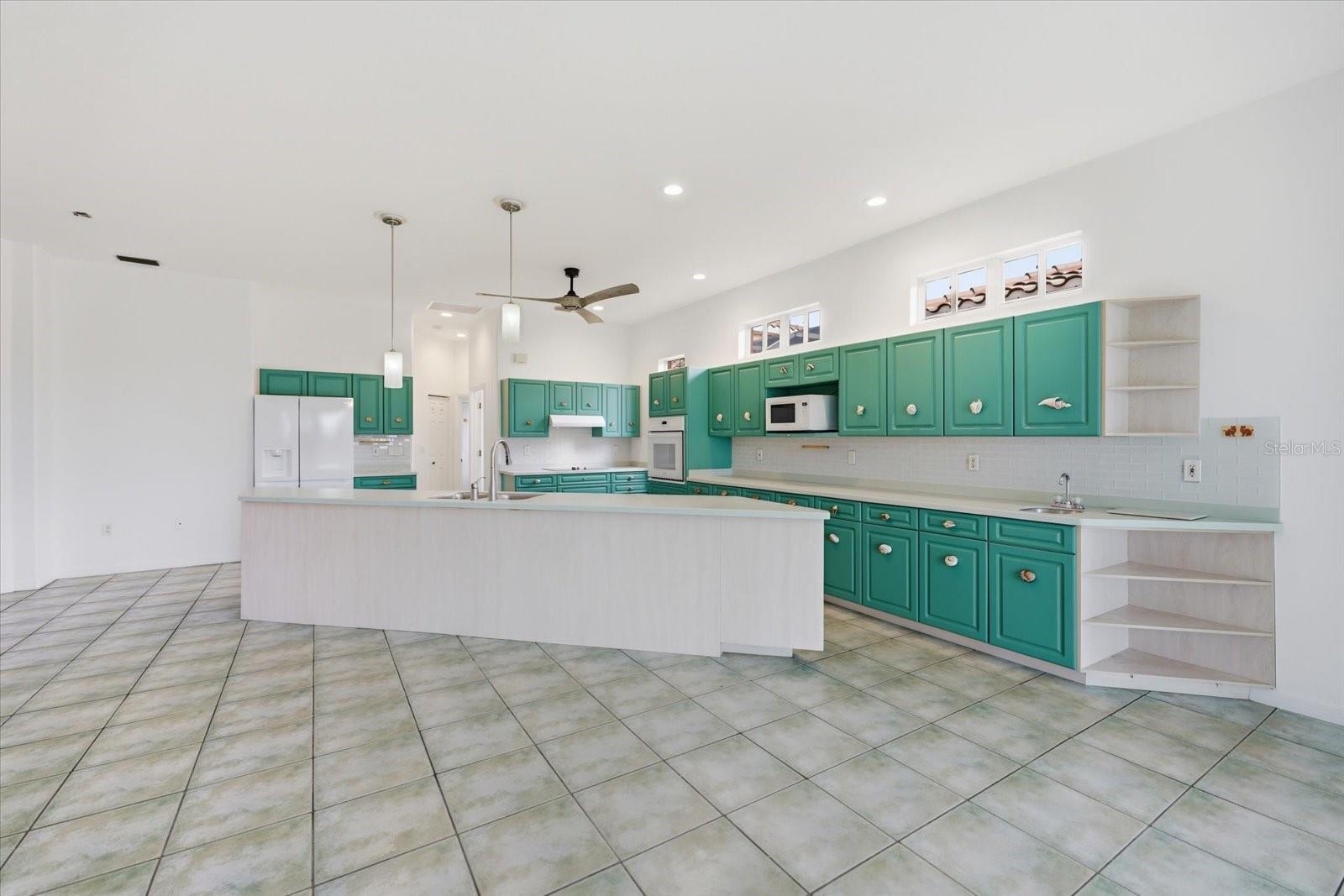 210 Rio Terra, Venice, FL 34285 — photo 14 of 78