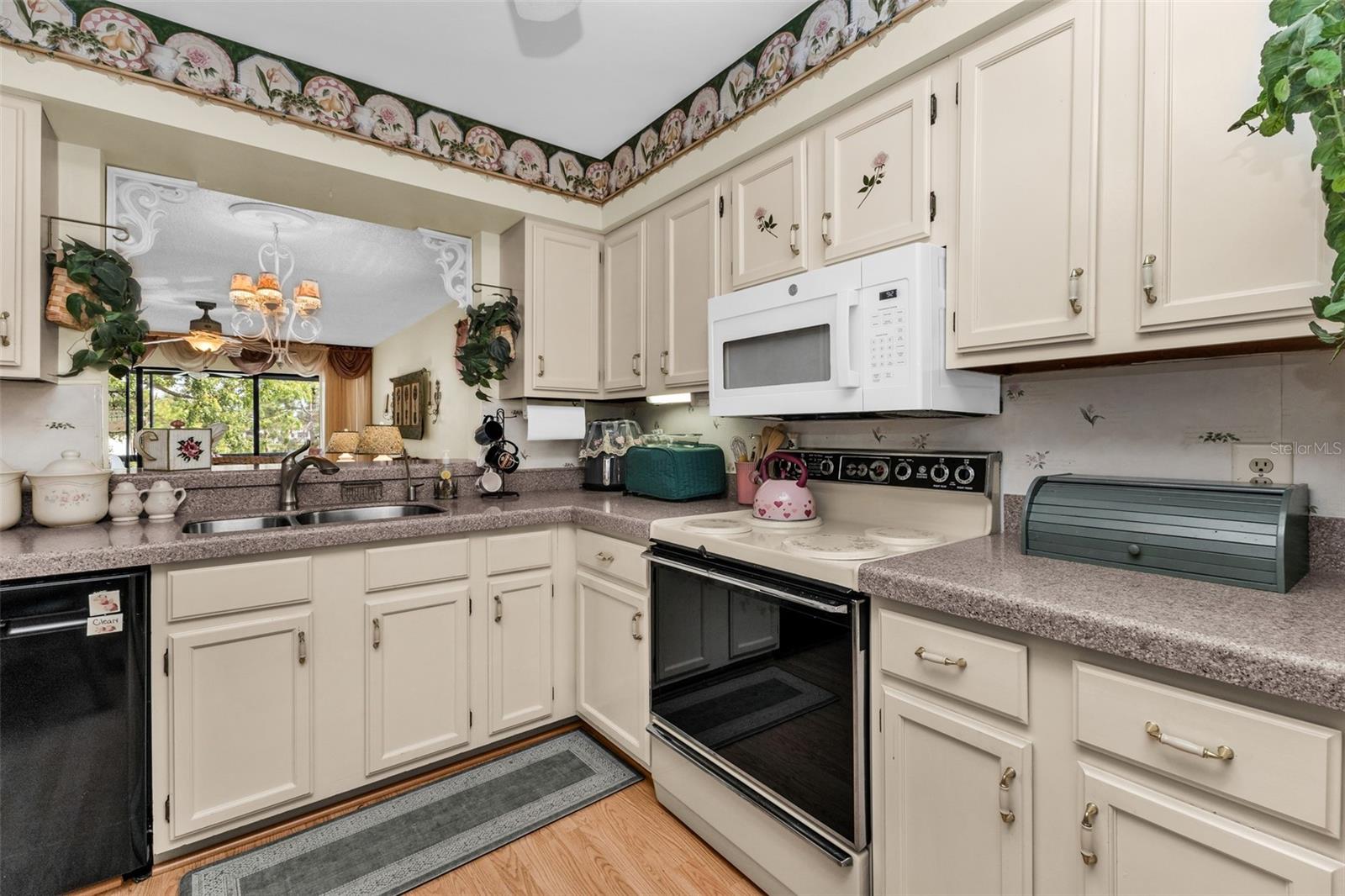 5221 Lake Village Dr #24, Sarasota, FL 34235 — photo 7 of 40