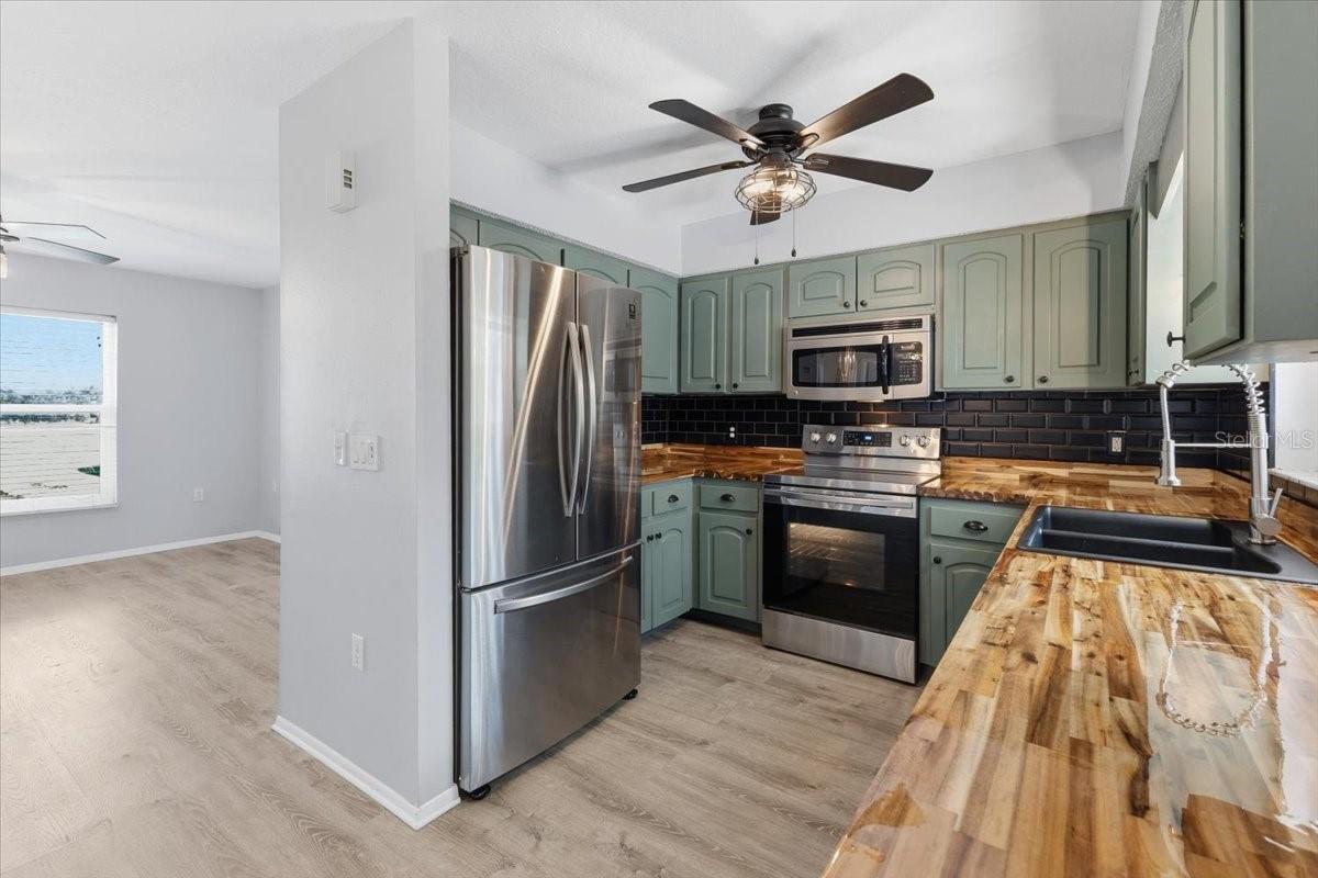 9601 Gulfstream Blvd, Englewood, FL 34224 — photo 12 of 42