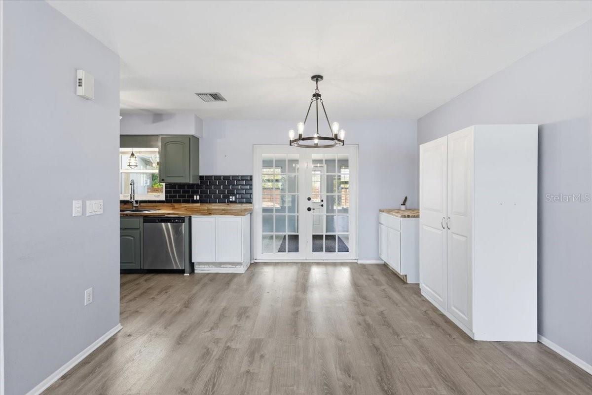 9601 Gulfstream Blvd, Englewood, FL 34224 — photo 15 of 42